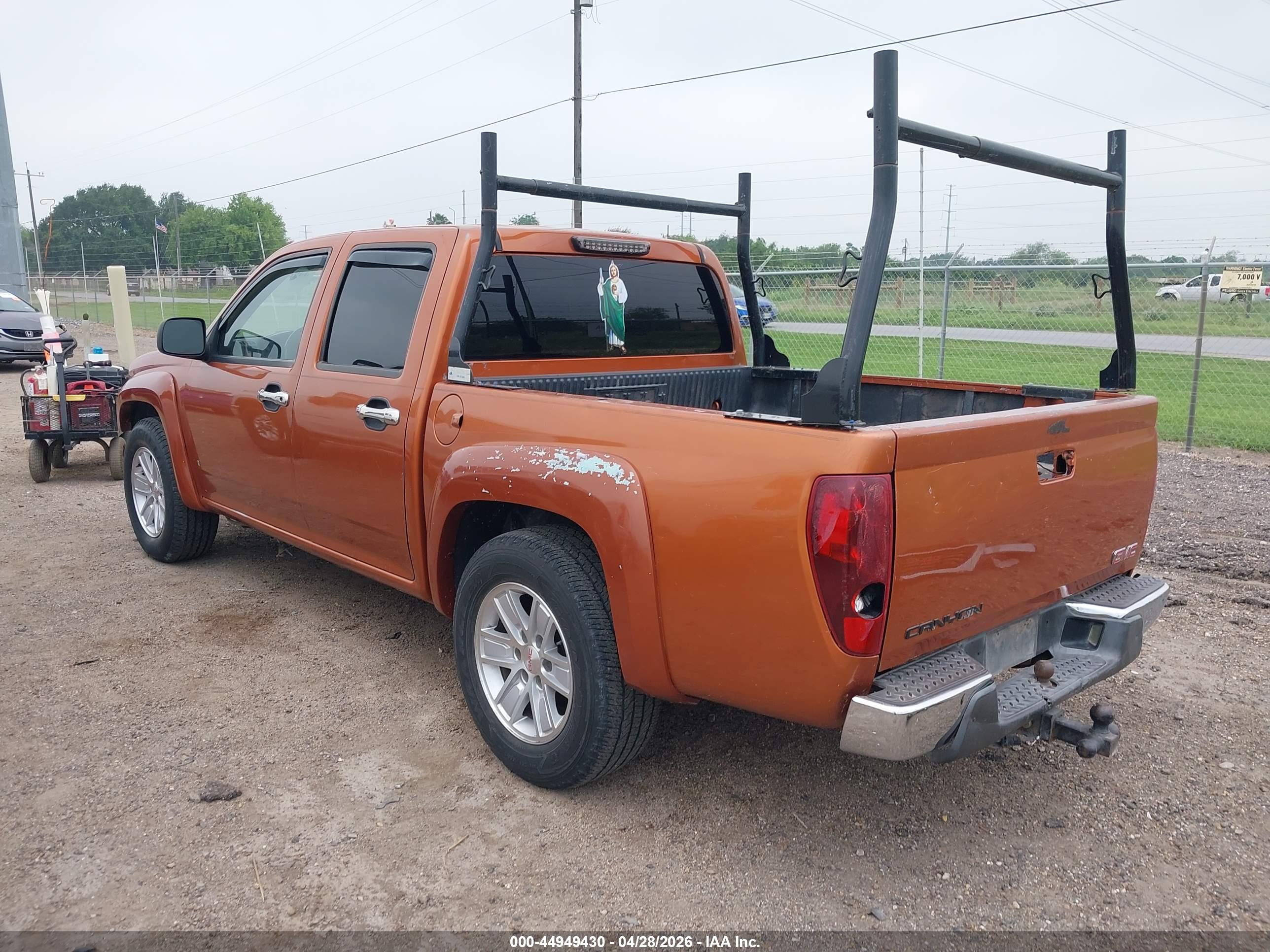 GMC CANYON image 3