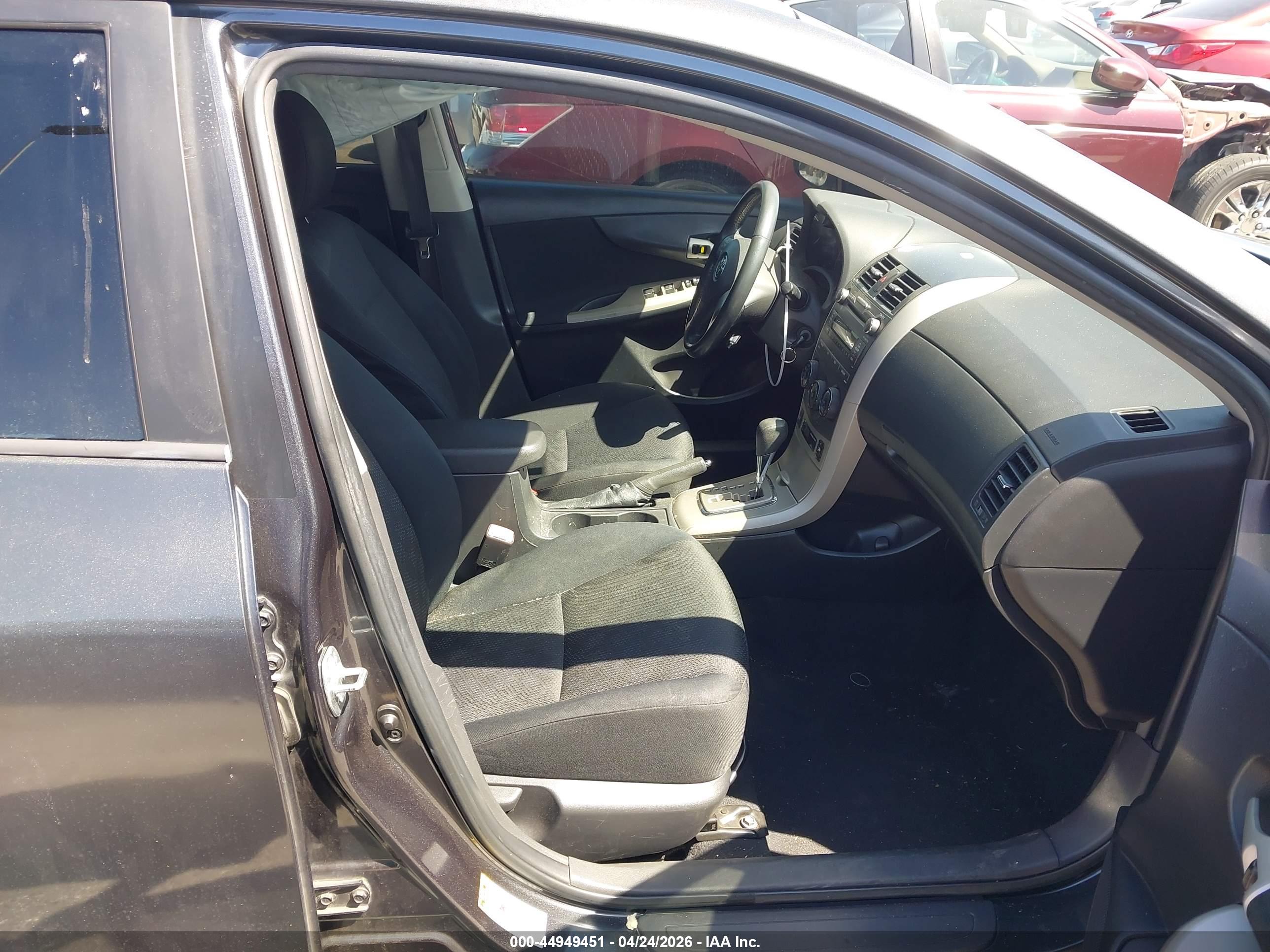 TOYOTA COROLLA image 5