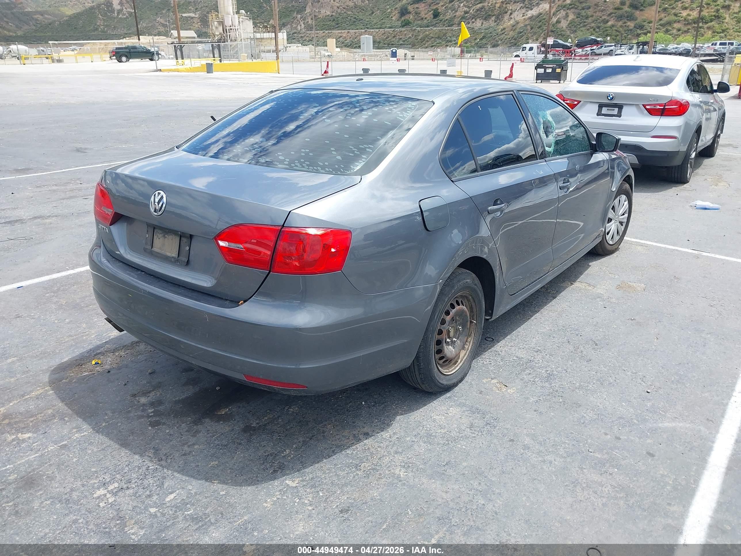 VOLKSWAGEN JETTA image 4