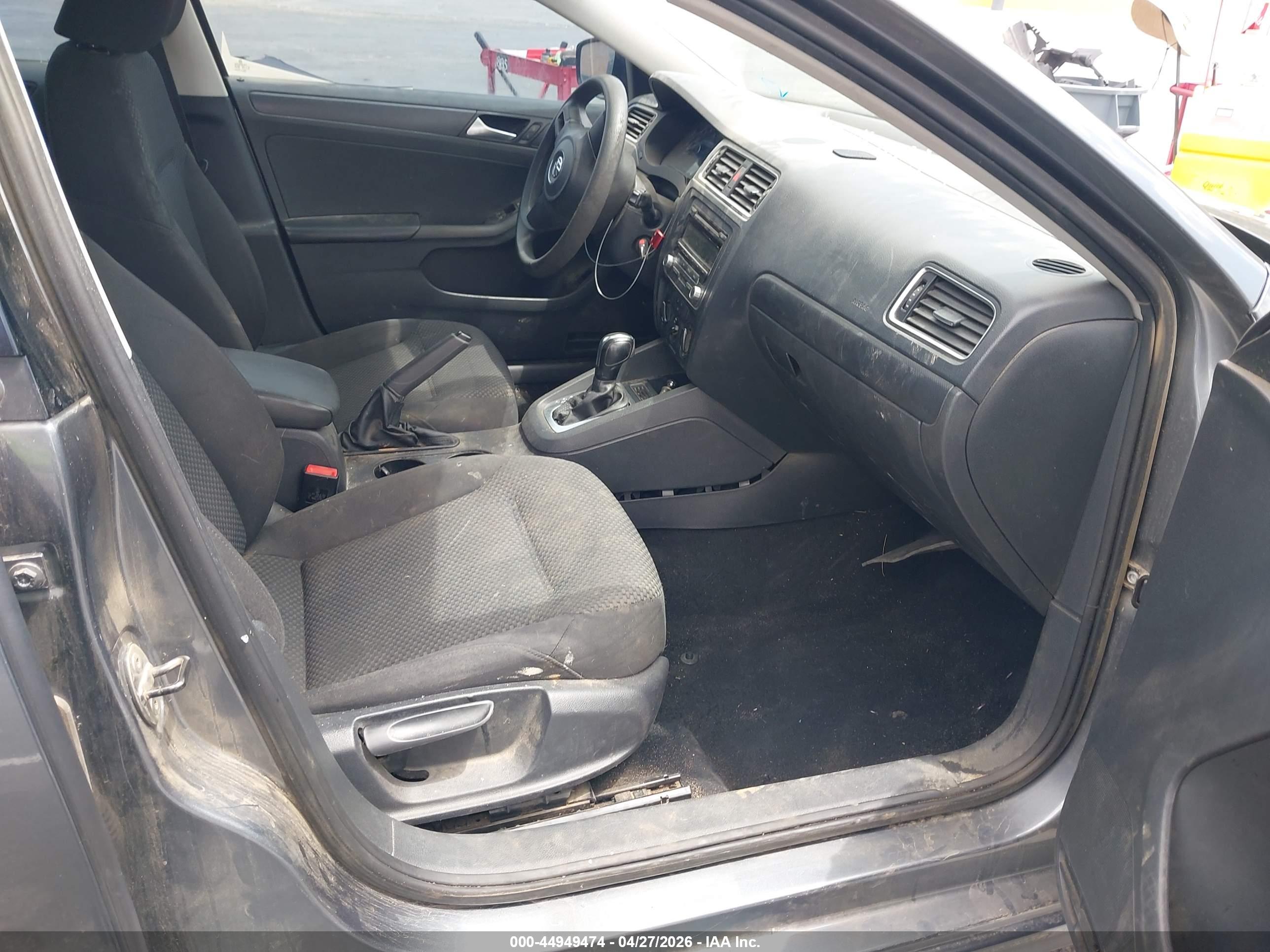 VOLKSWAGEN JETTA image 5
