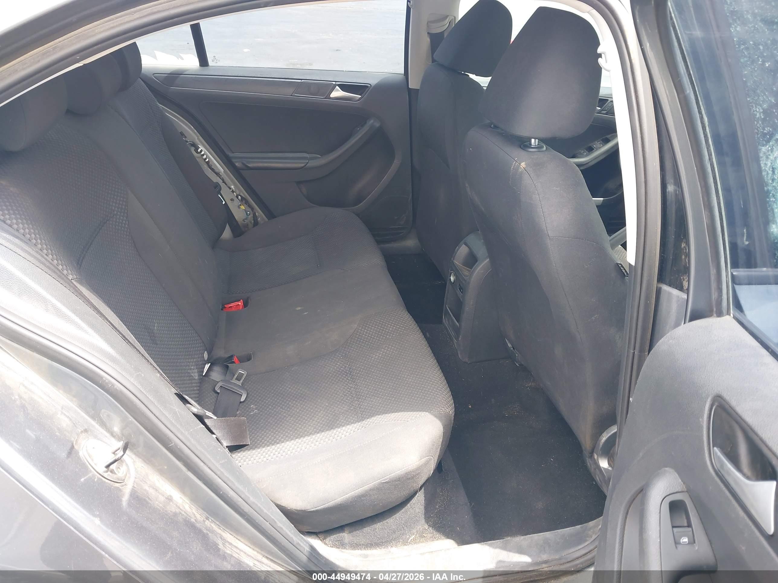 VOLKSWAGEN JETTA image 8
