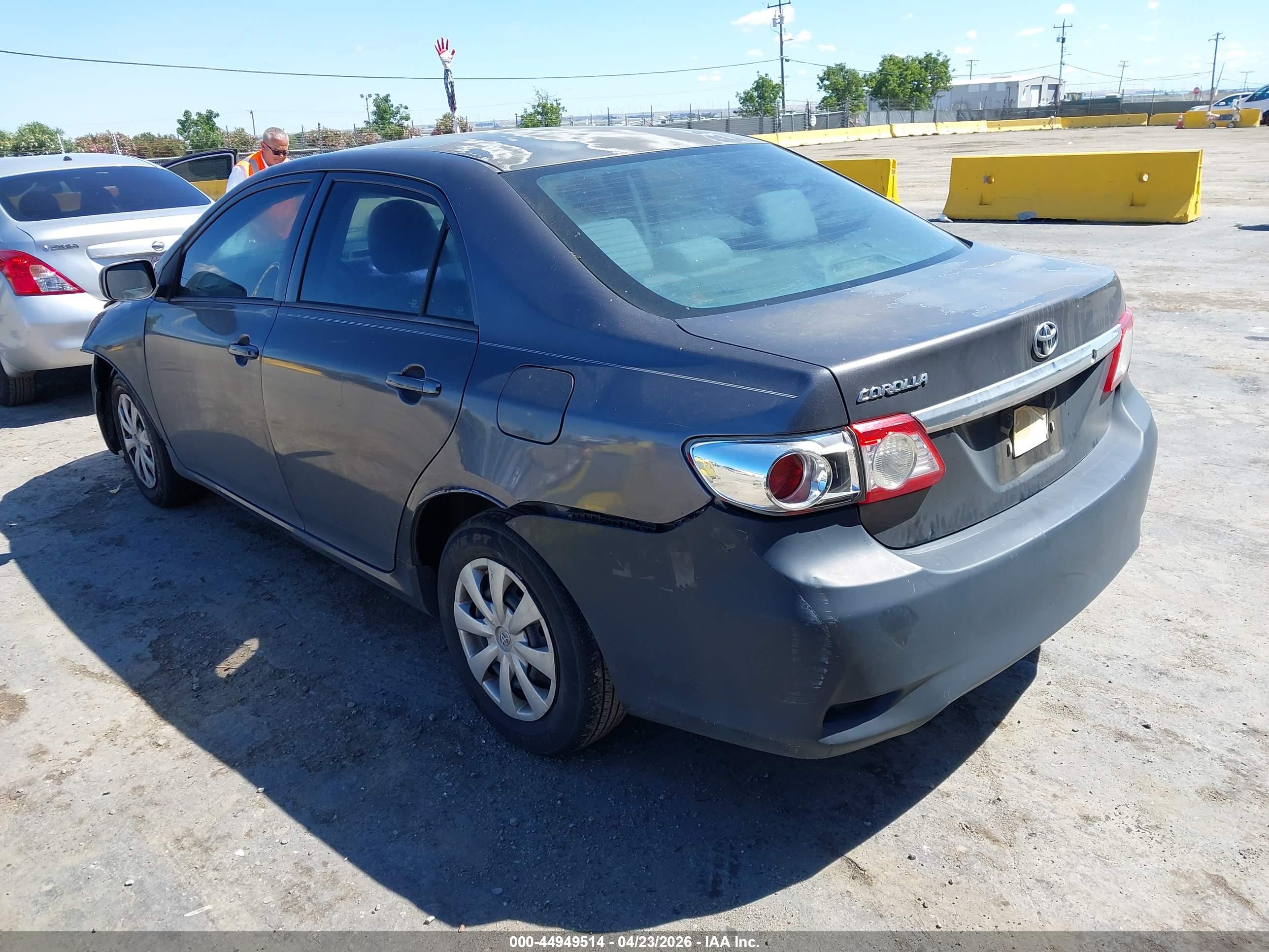 TOYOTA COROLLA image 3