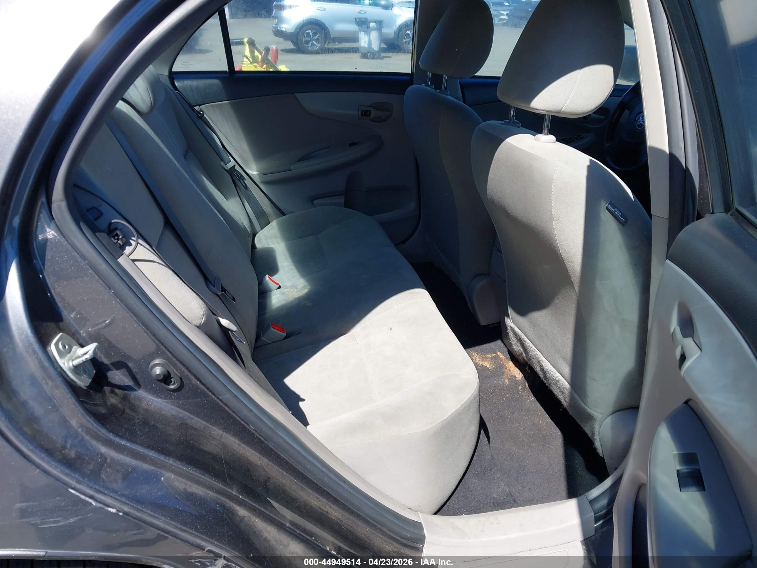TOYOTA COROLLA image 8