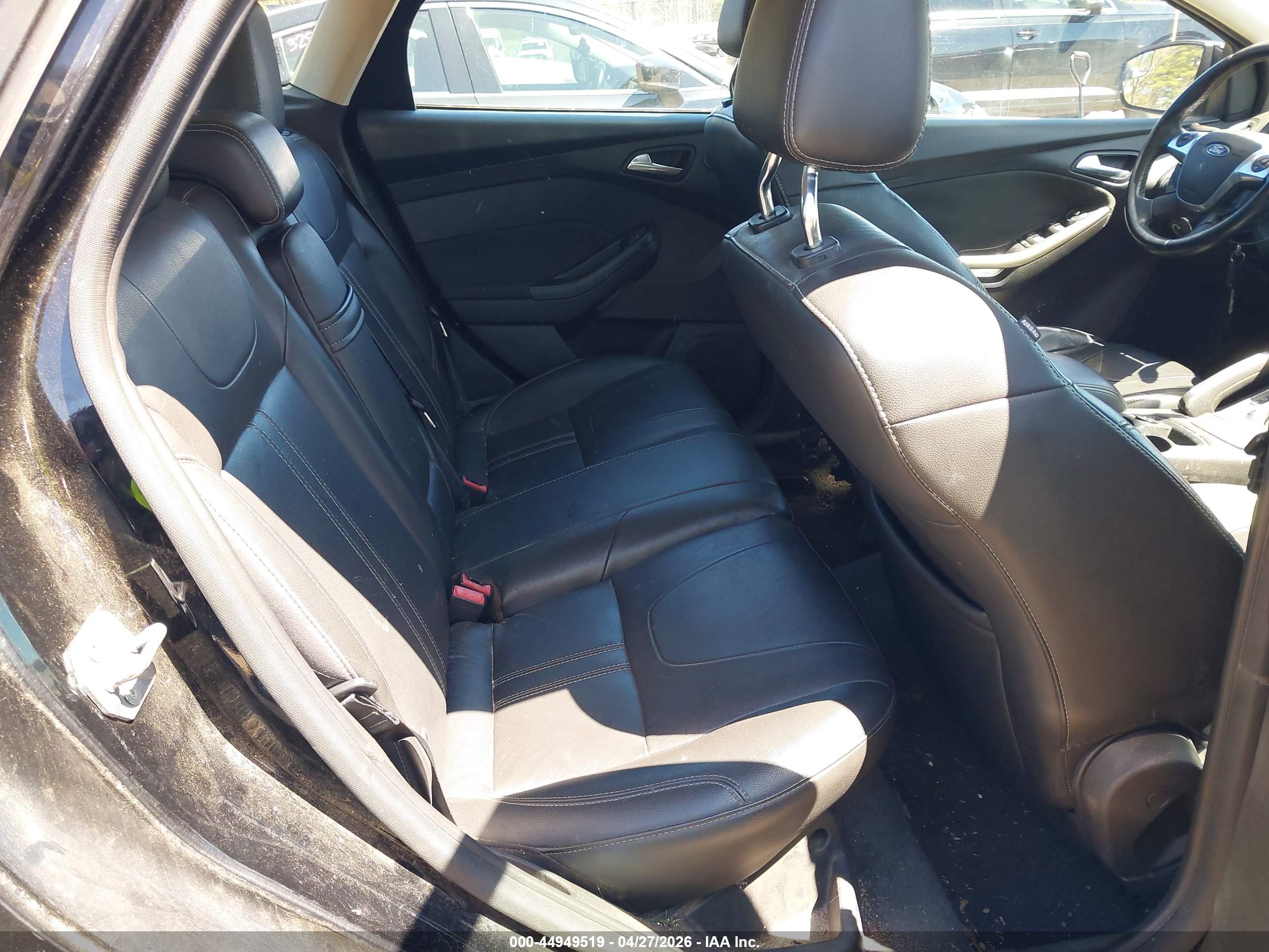 FORD FOCUS image 8