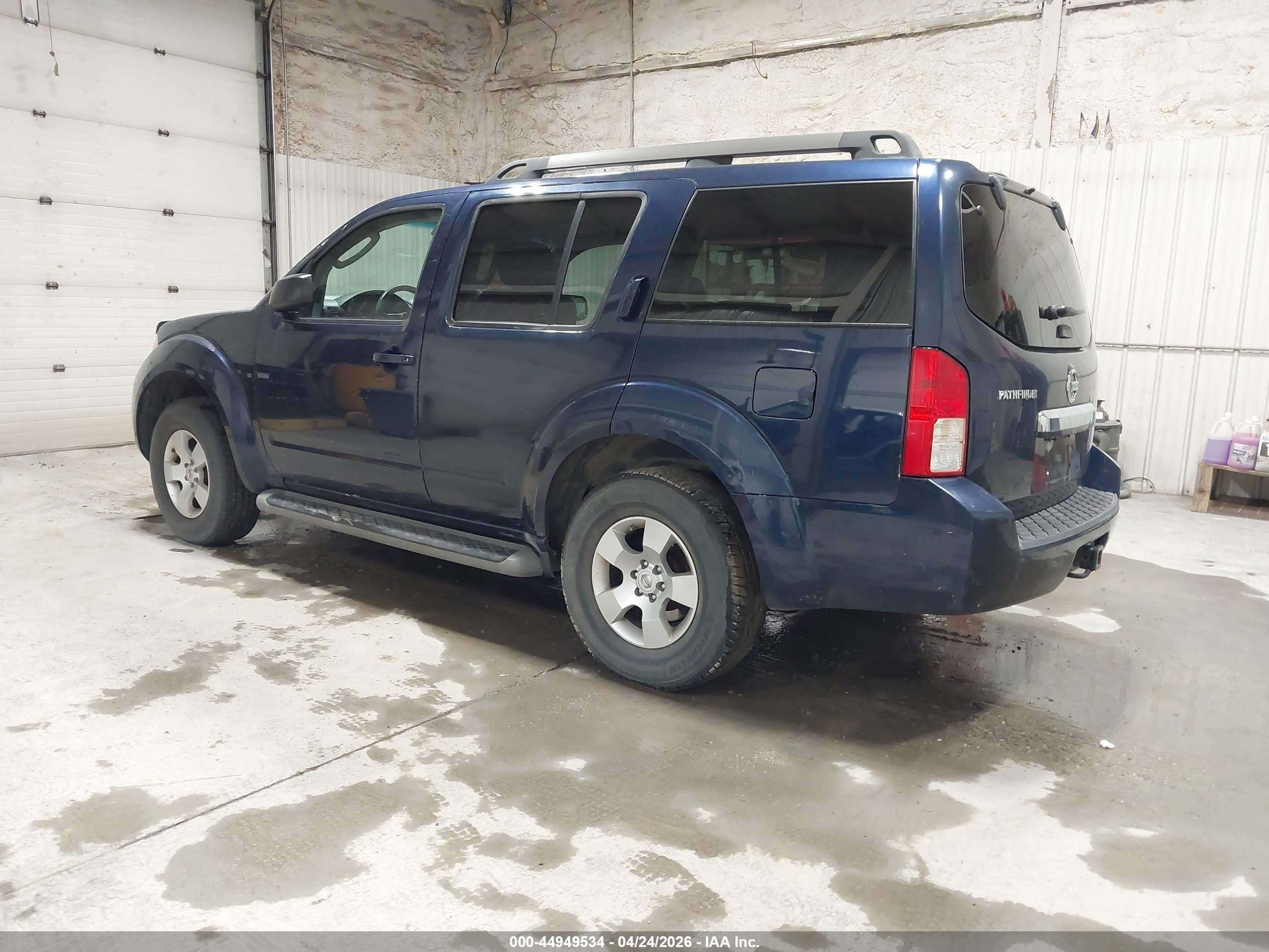 NISSAN PATHFINDER image 3