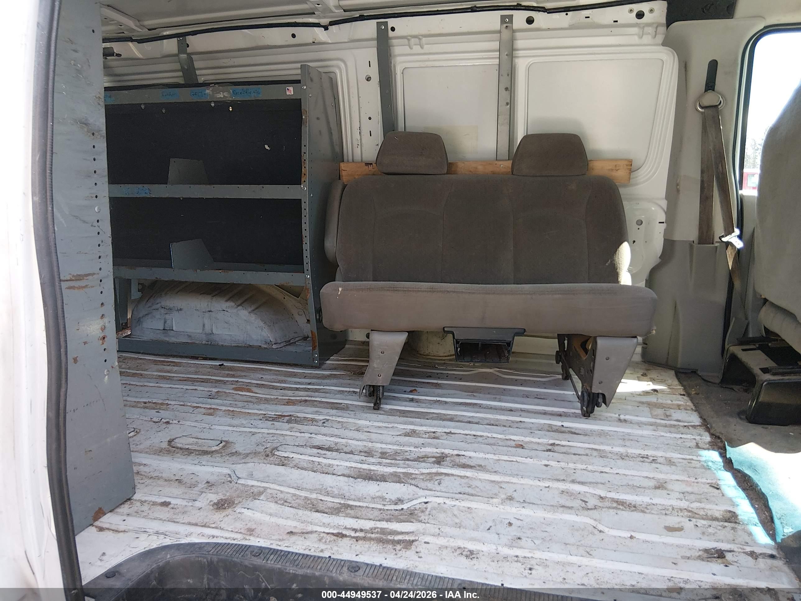 FORD E-250 image 8