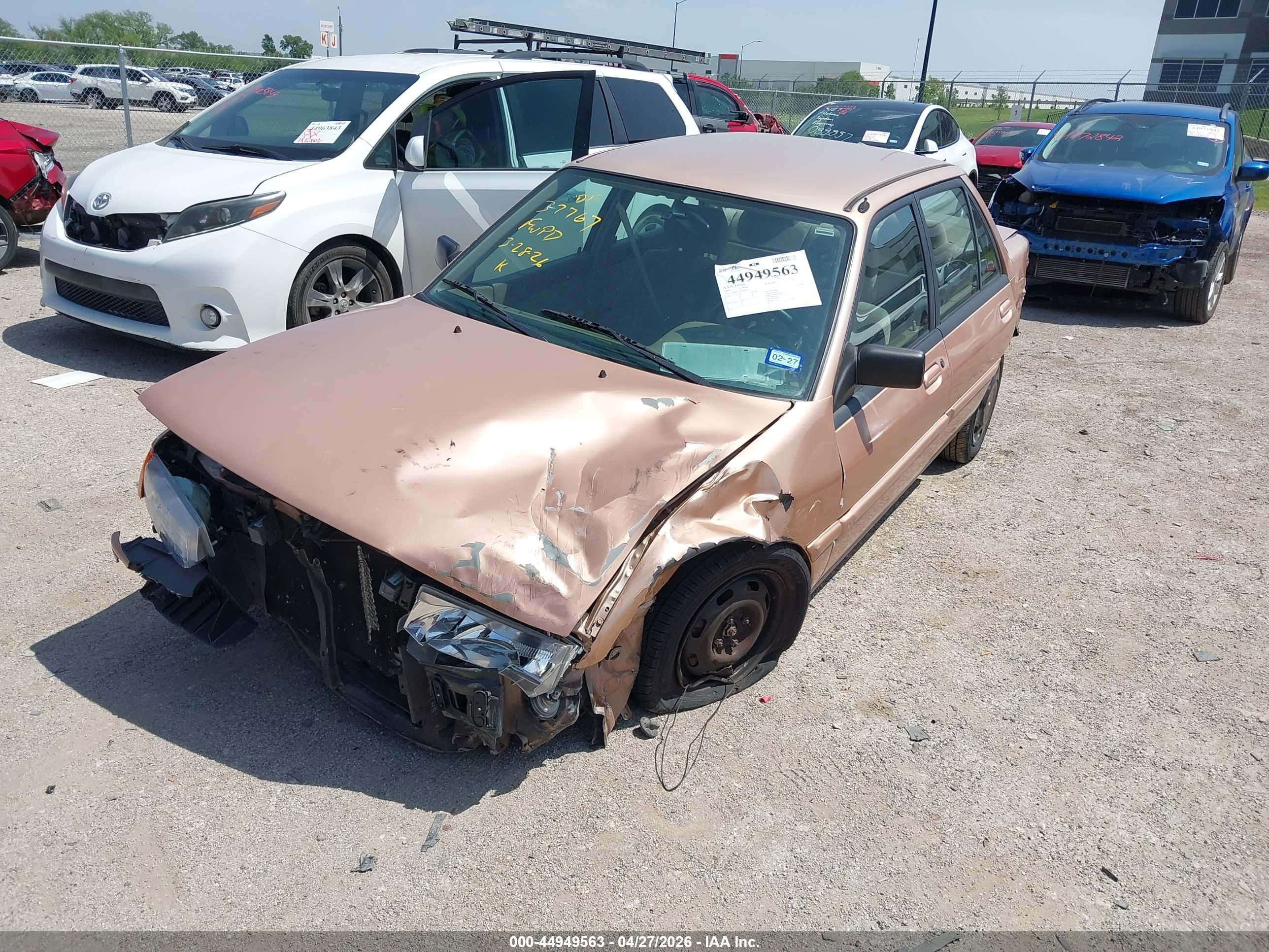FORD ESCORT image 2