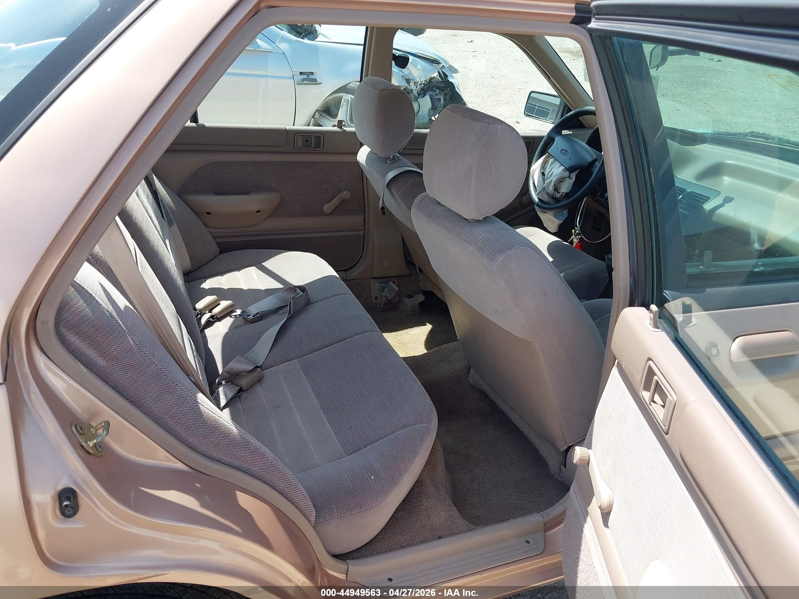 FORD ESCORT image 8