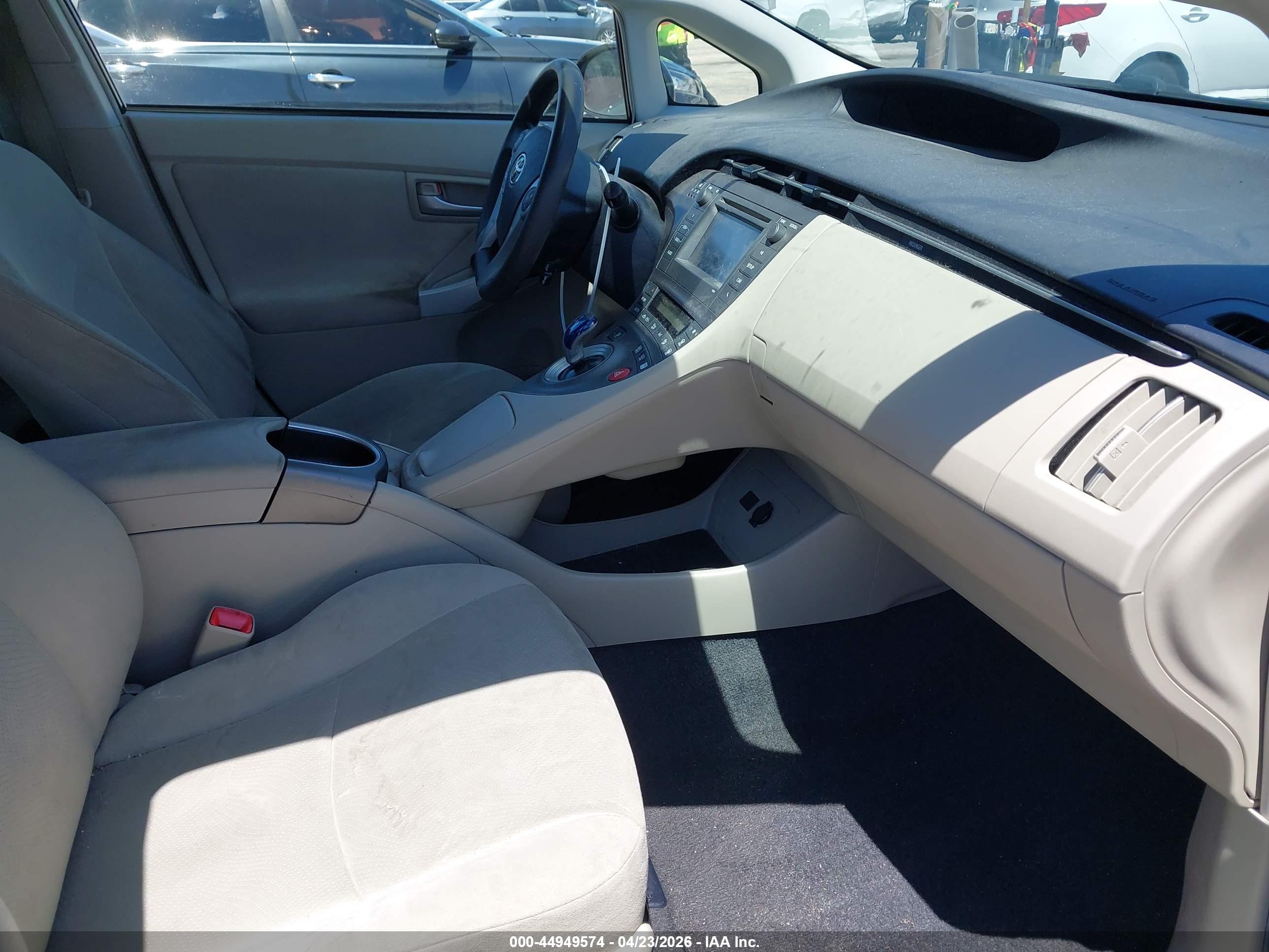 TOYOTA PRIUS image 5