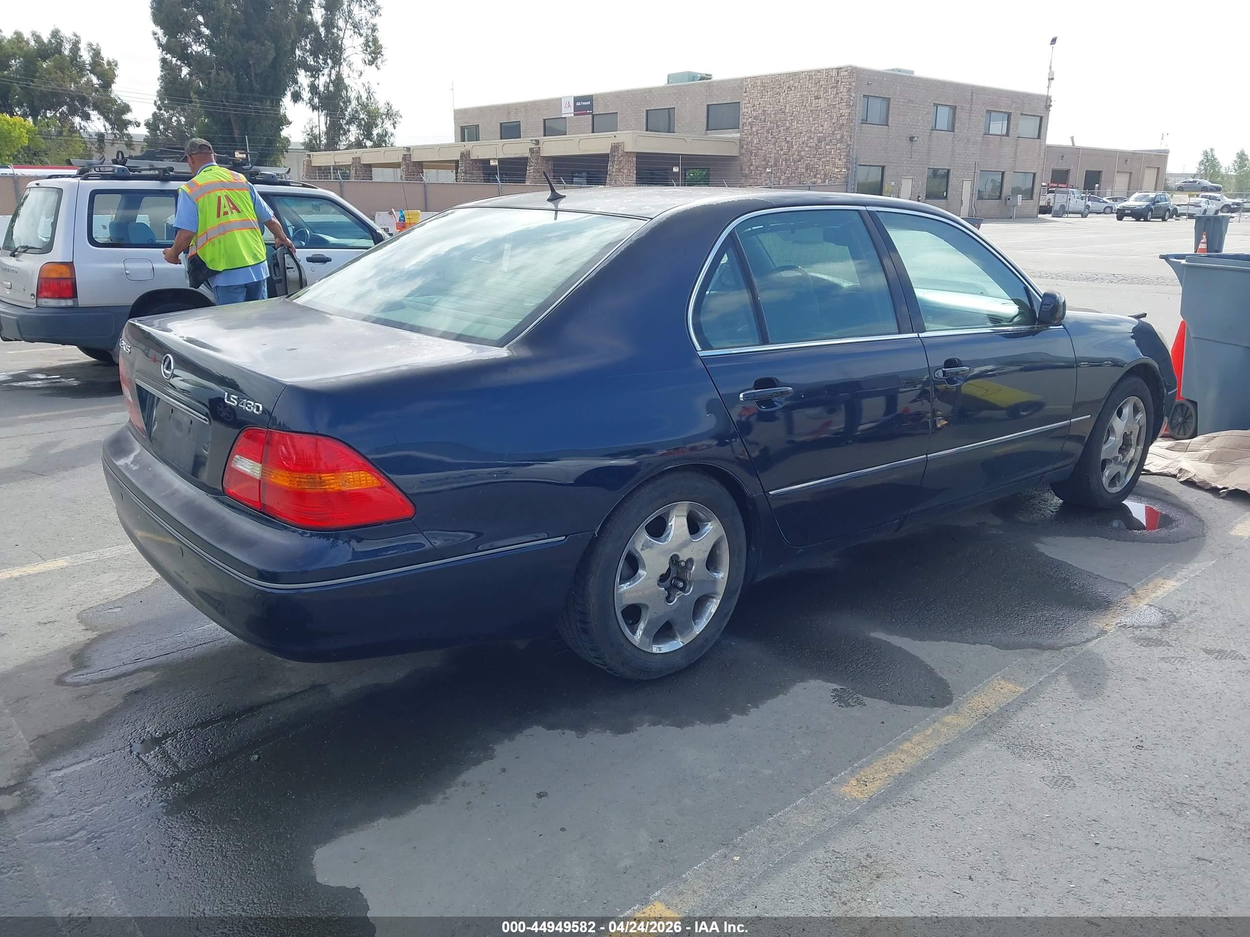 LEXUS LS image 4