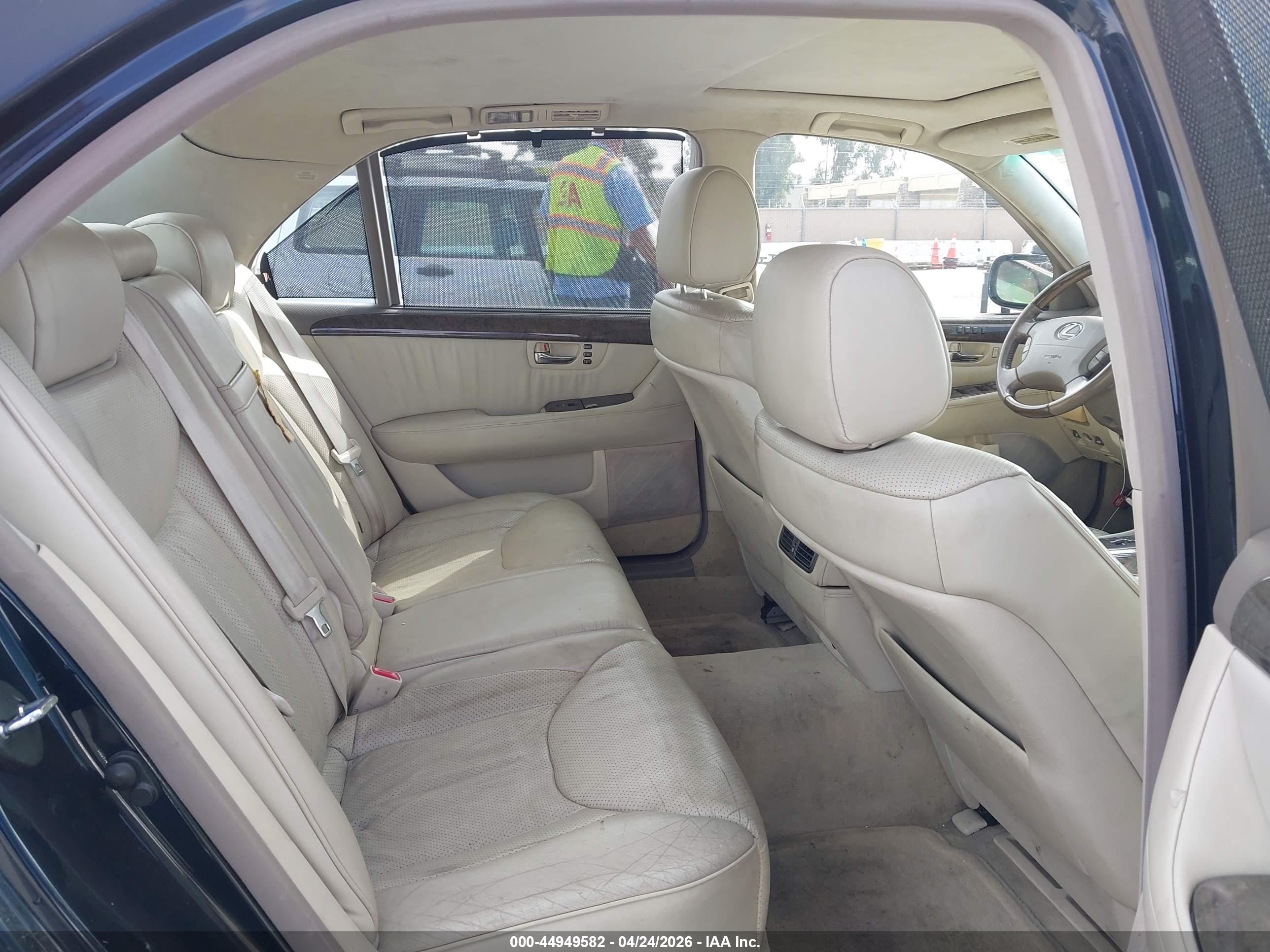 LEXUS LS image 8