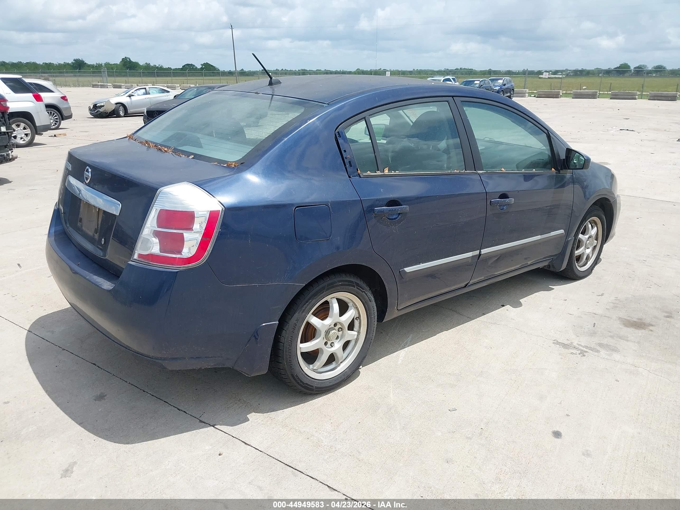 NISSAN SENTRA image 4