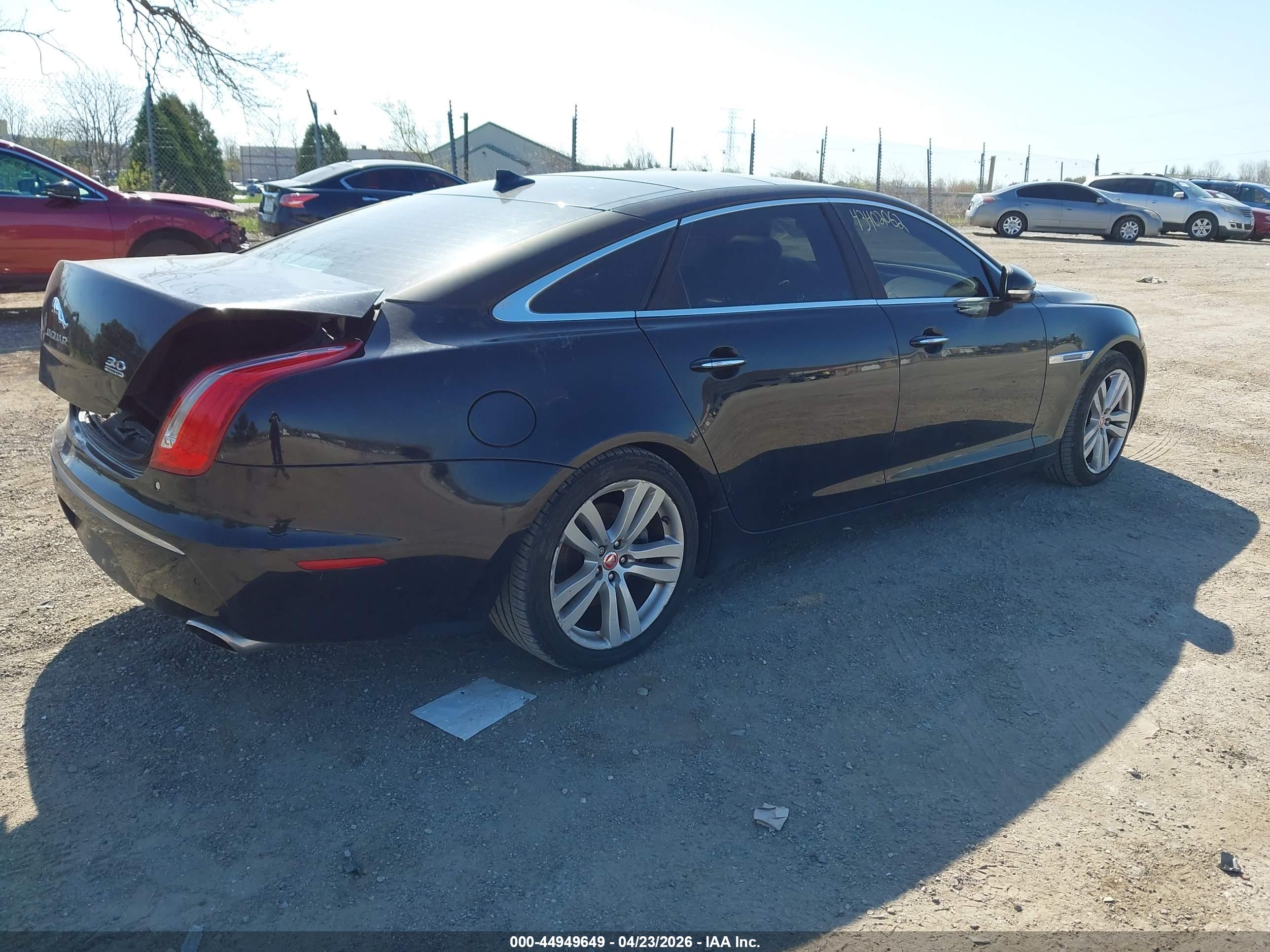 JAGUAR XJ image 4