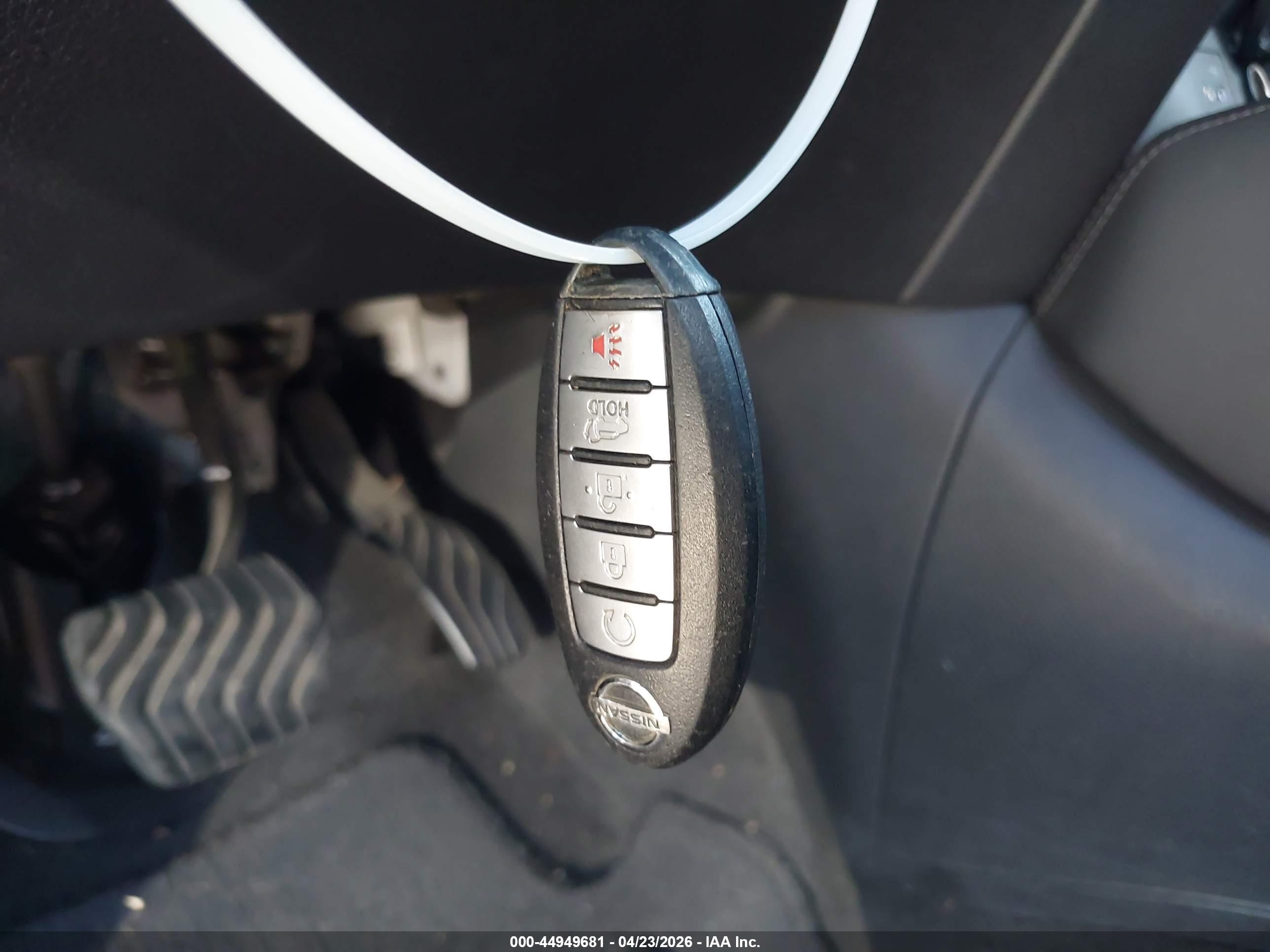 NISSAN ROGUE image 11