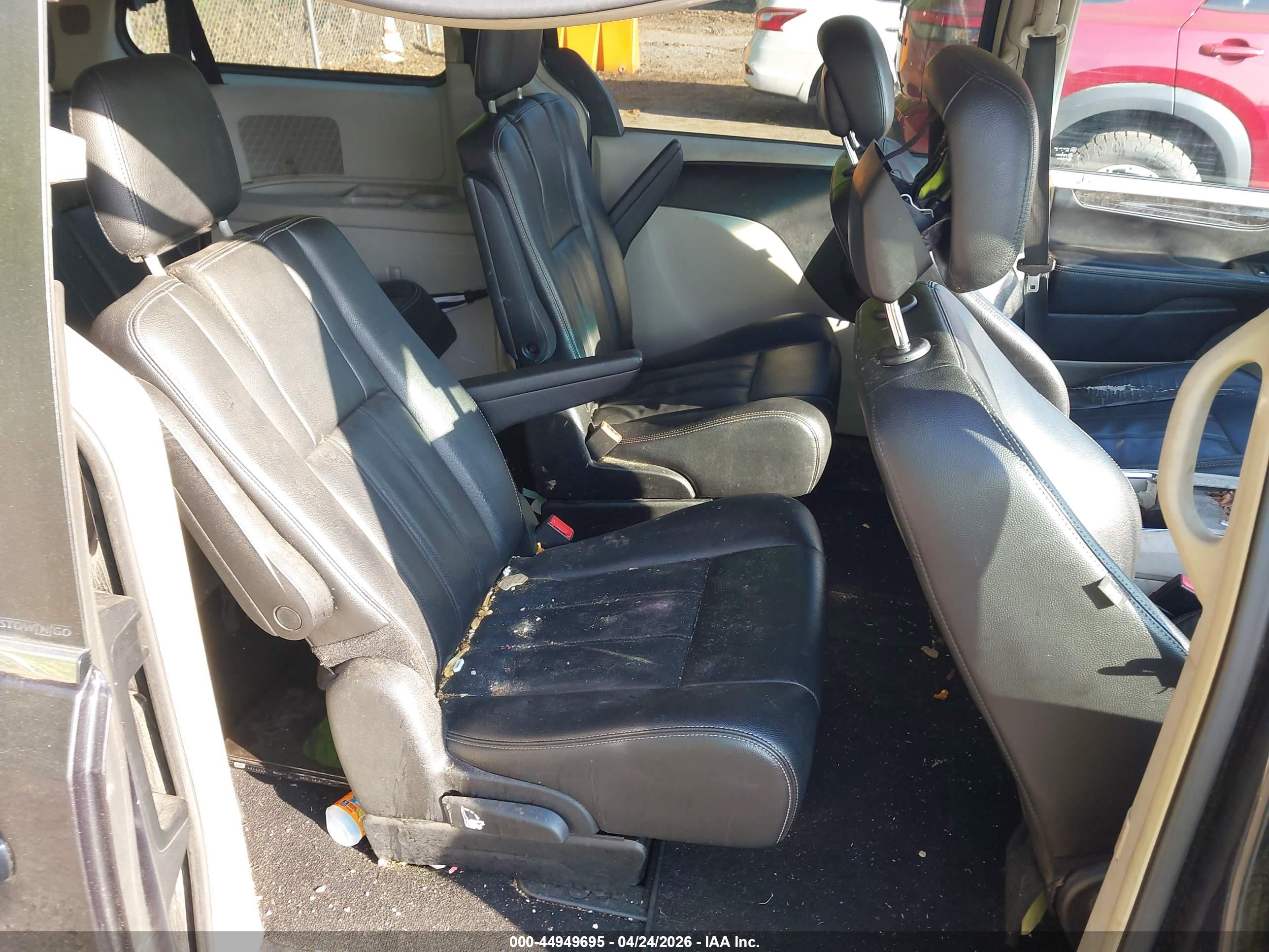 CHRYSLER TOWN image 8