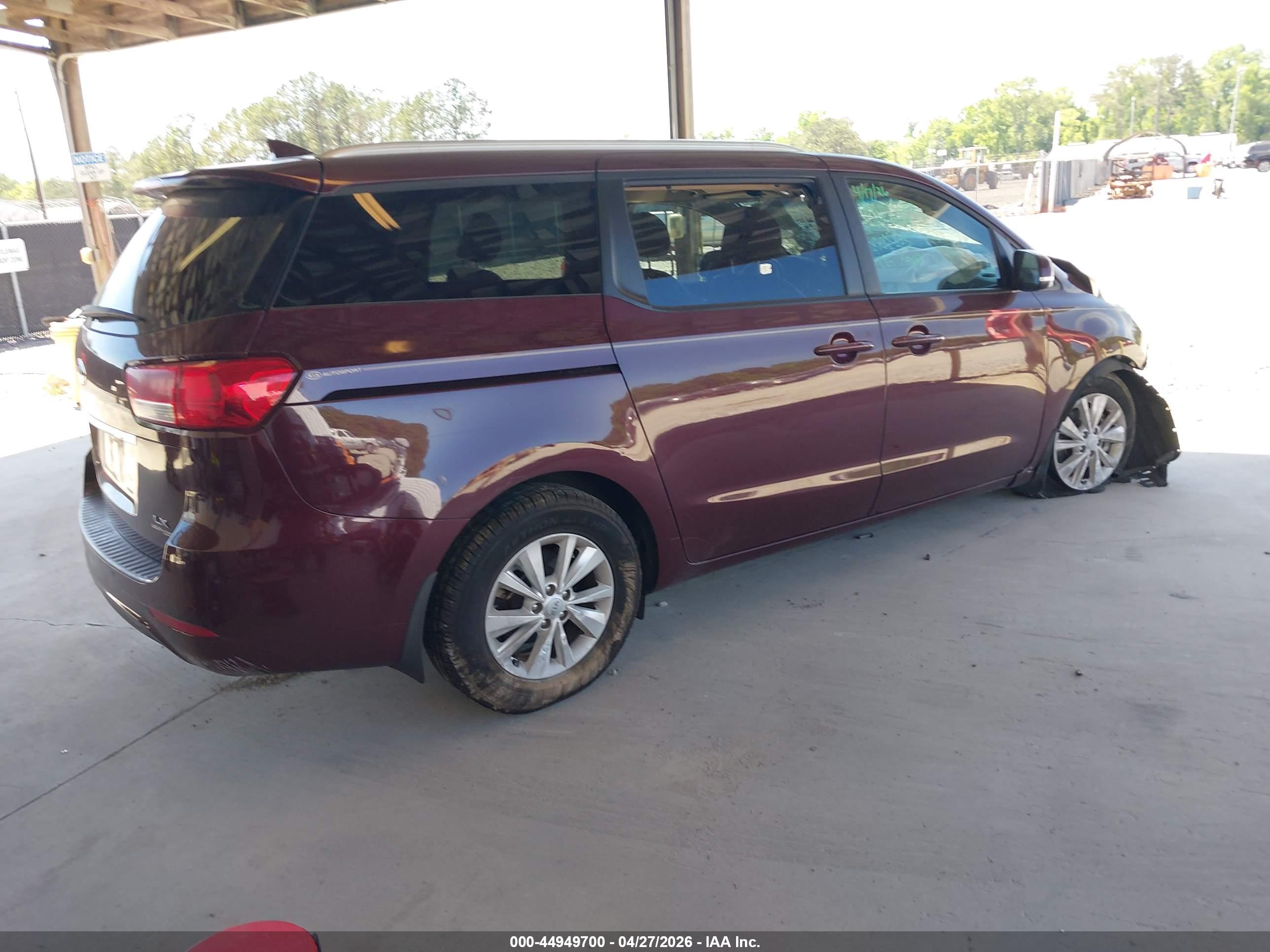 KIA SEDONA image 4