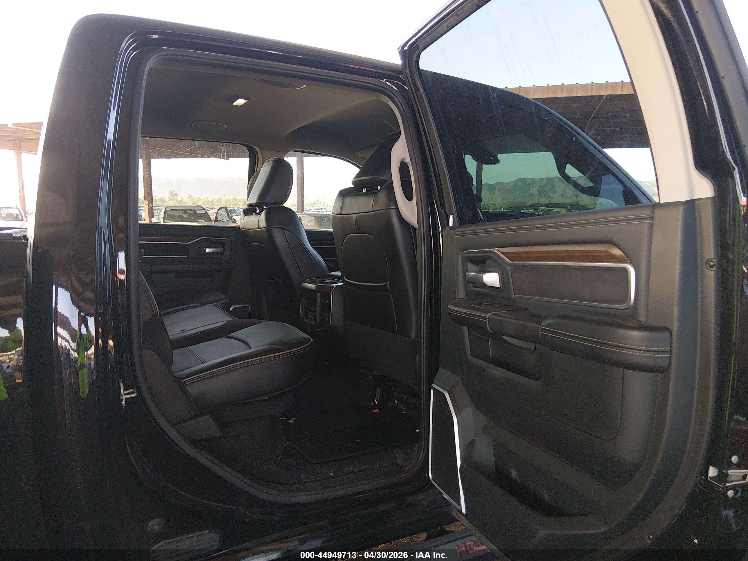 RAM 2500 image 8