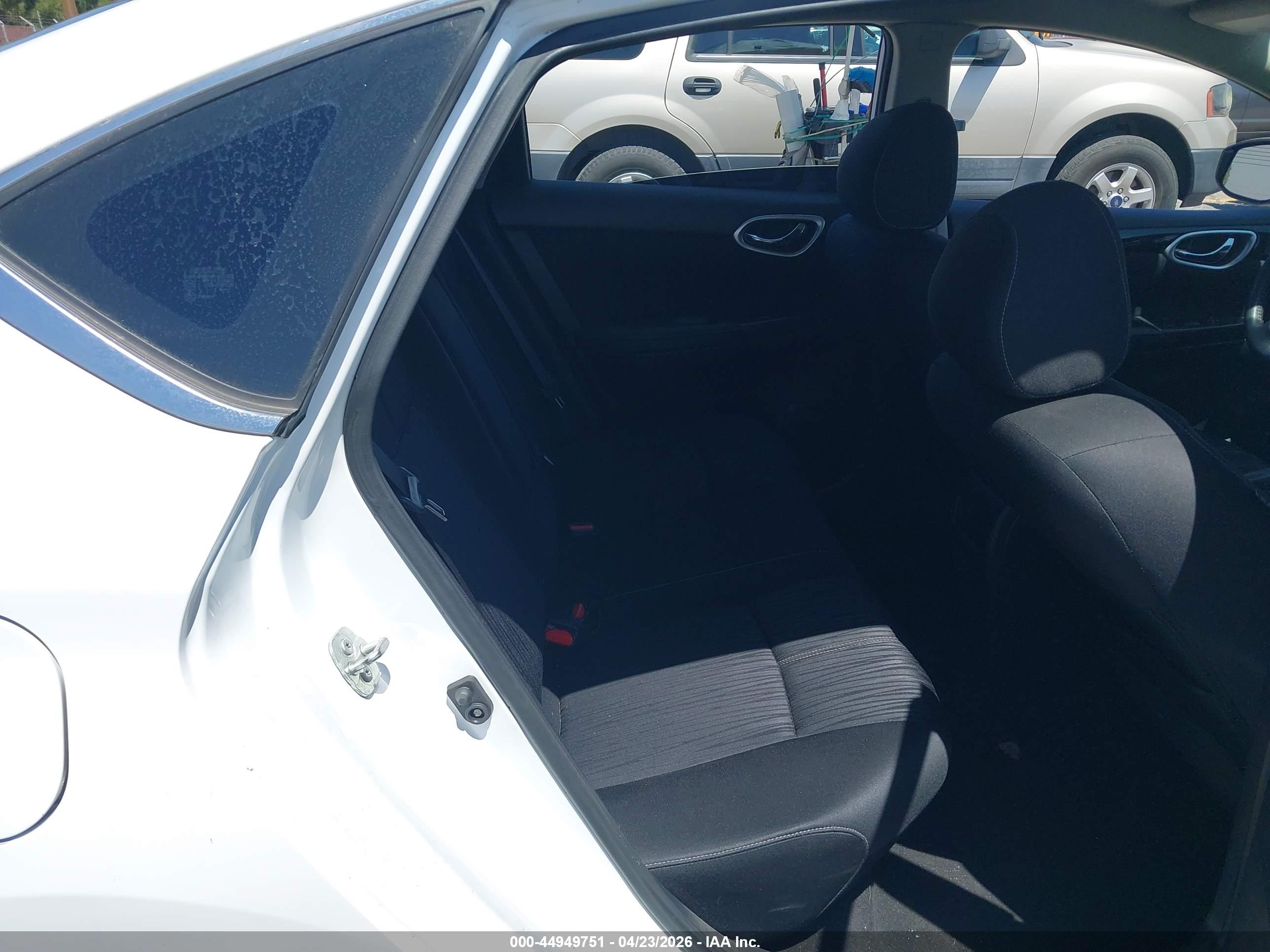 NISSAN SENTRA image 8