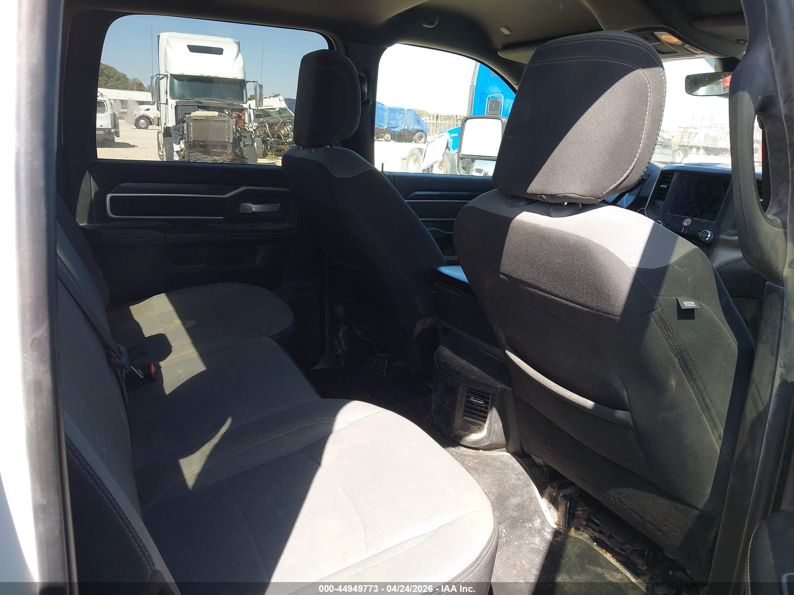 RAM 3500 image 8