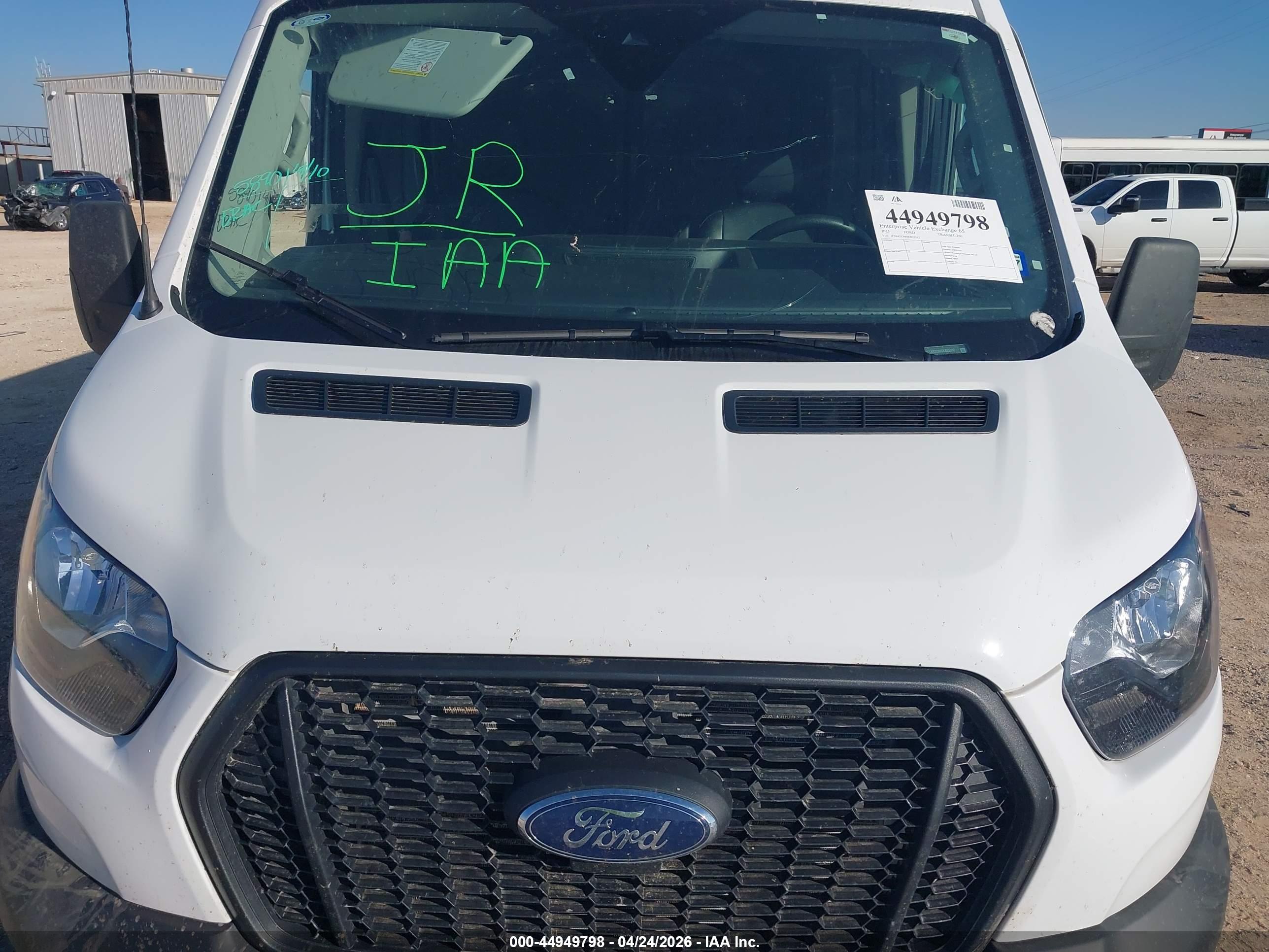 FORD TRANSIT-250 image 10