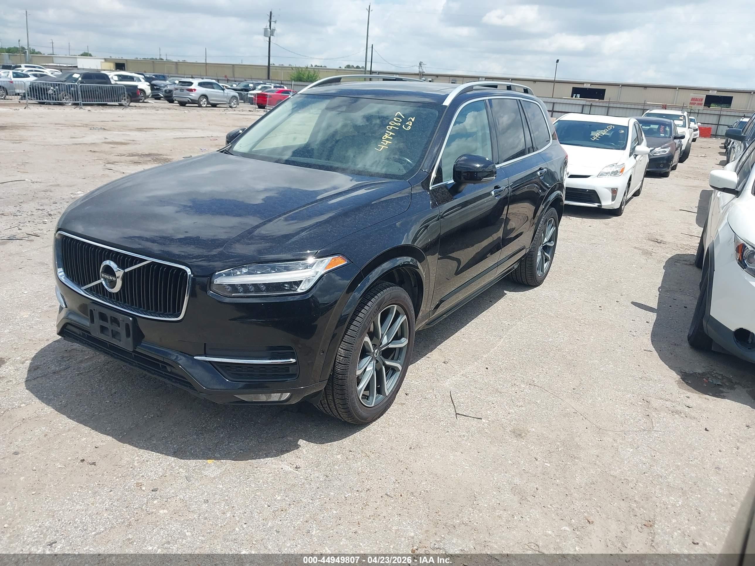 VOLVO XC90 image 2