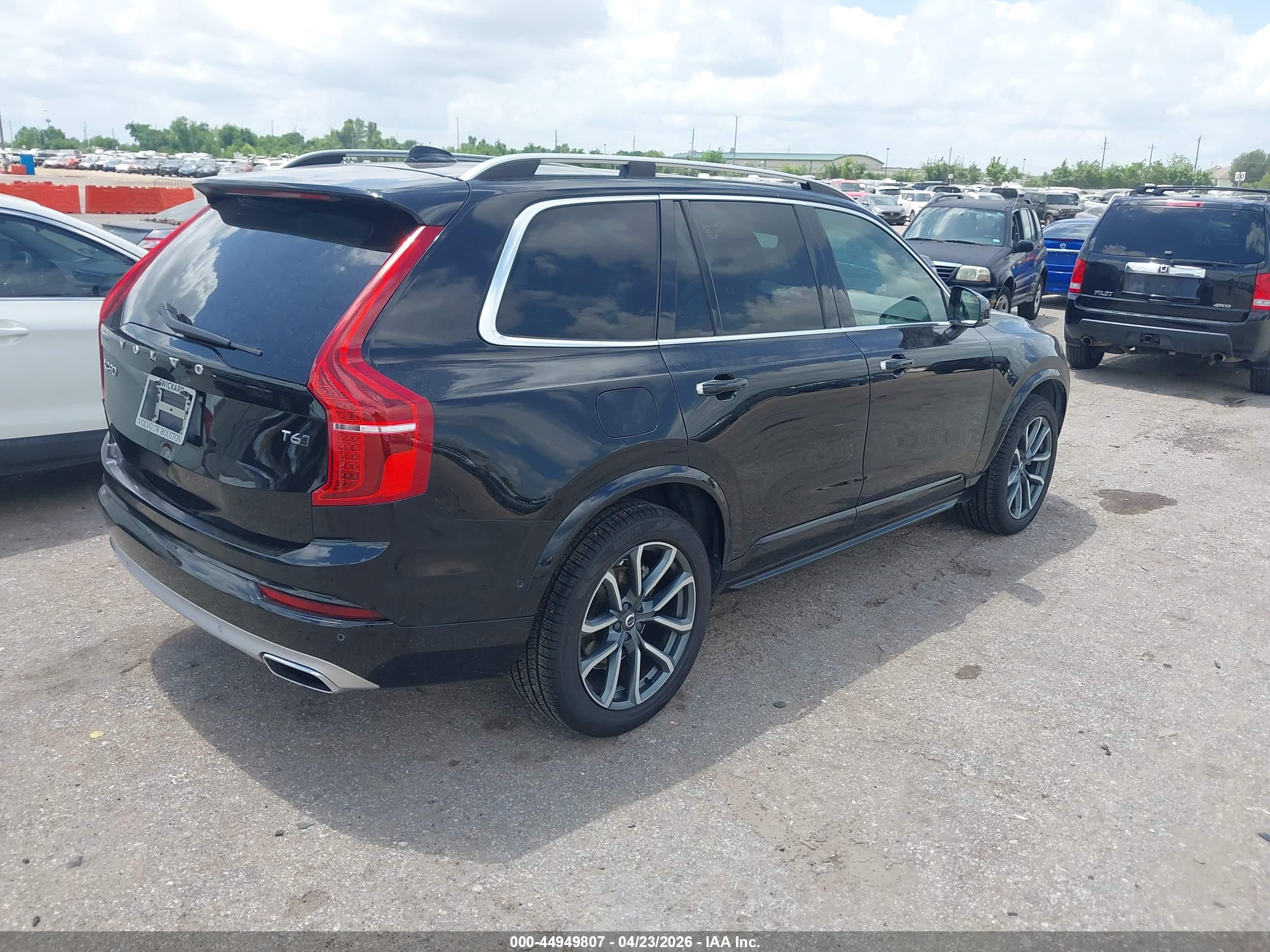 VOLVO XC90 image 4