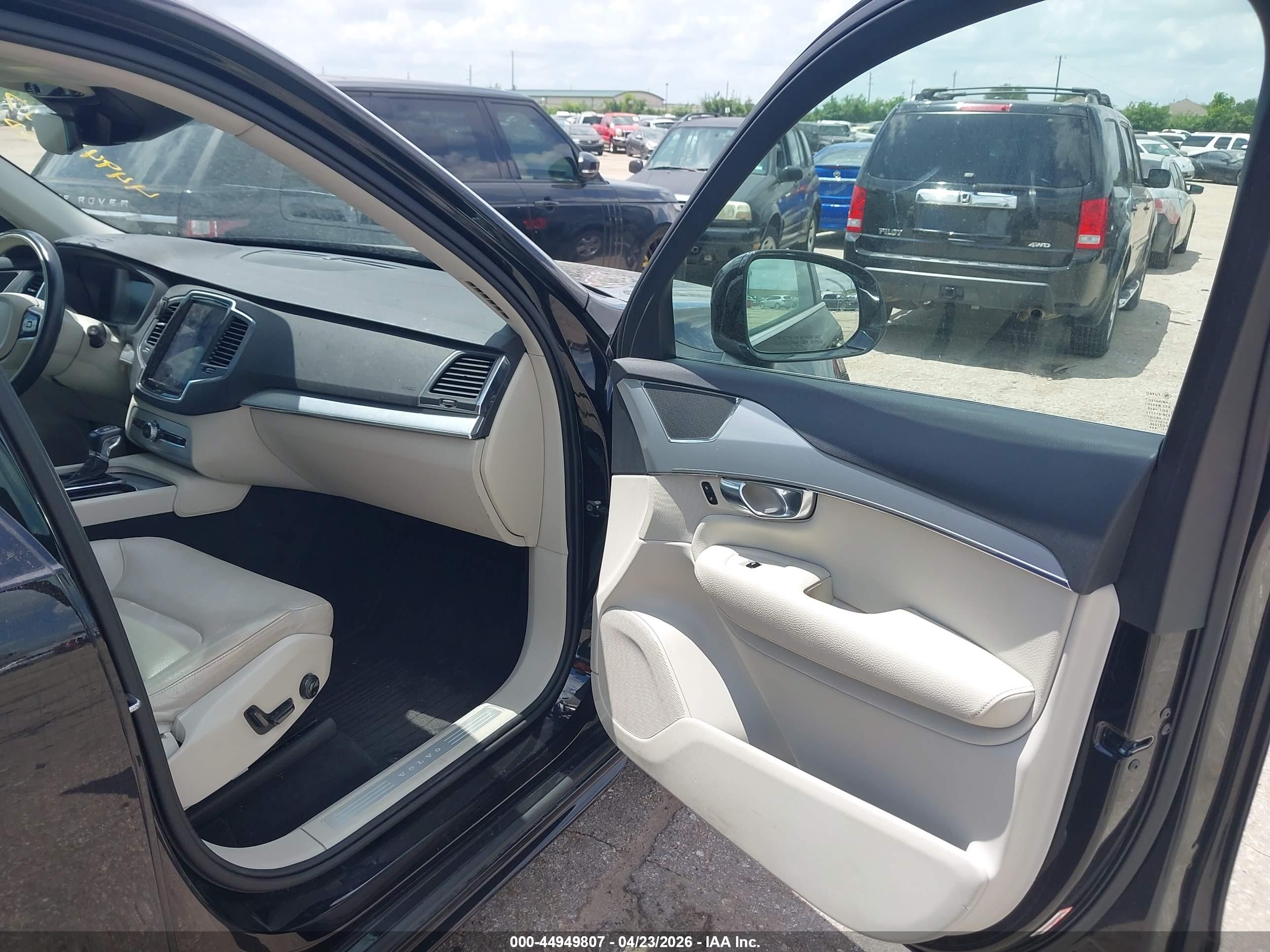 VOLVO XC90 image 5