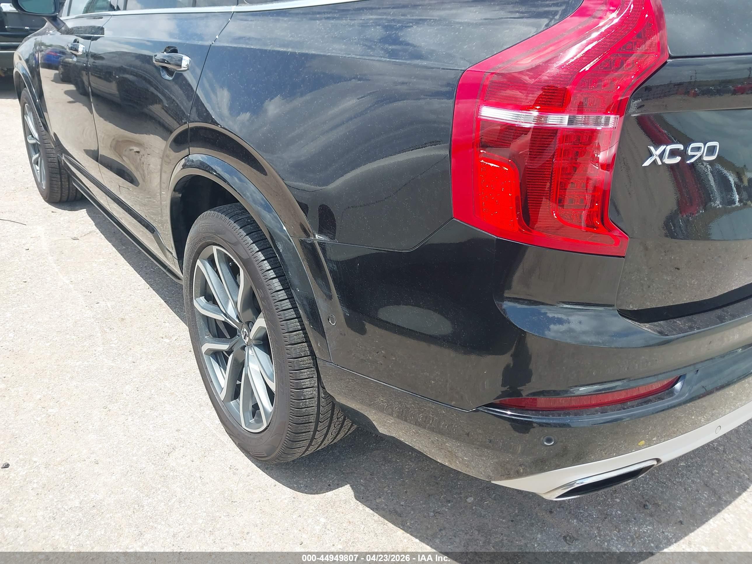 VOLVO XC90 image 6