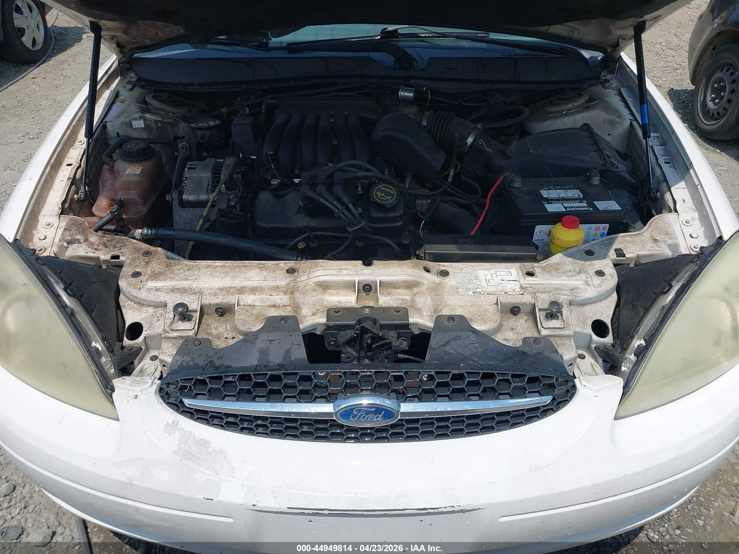 FORD TAURUS image 10