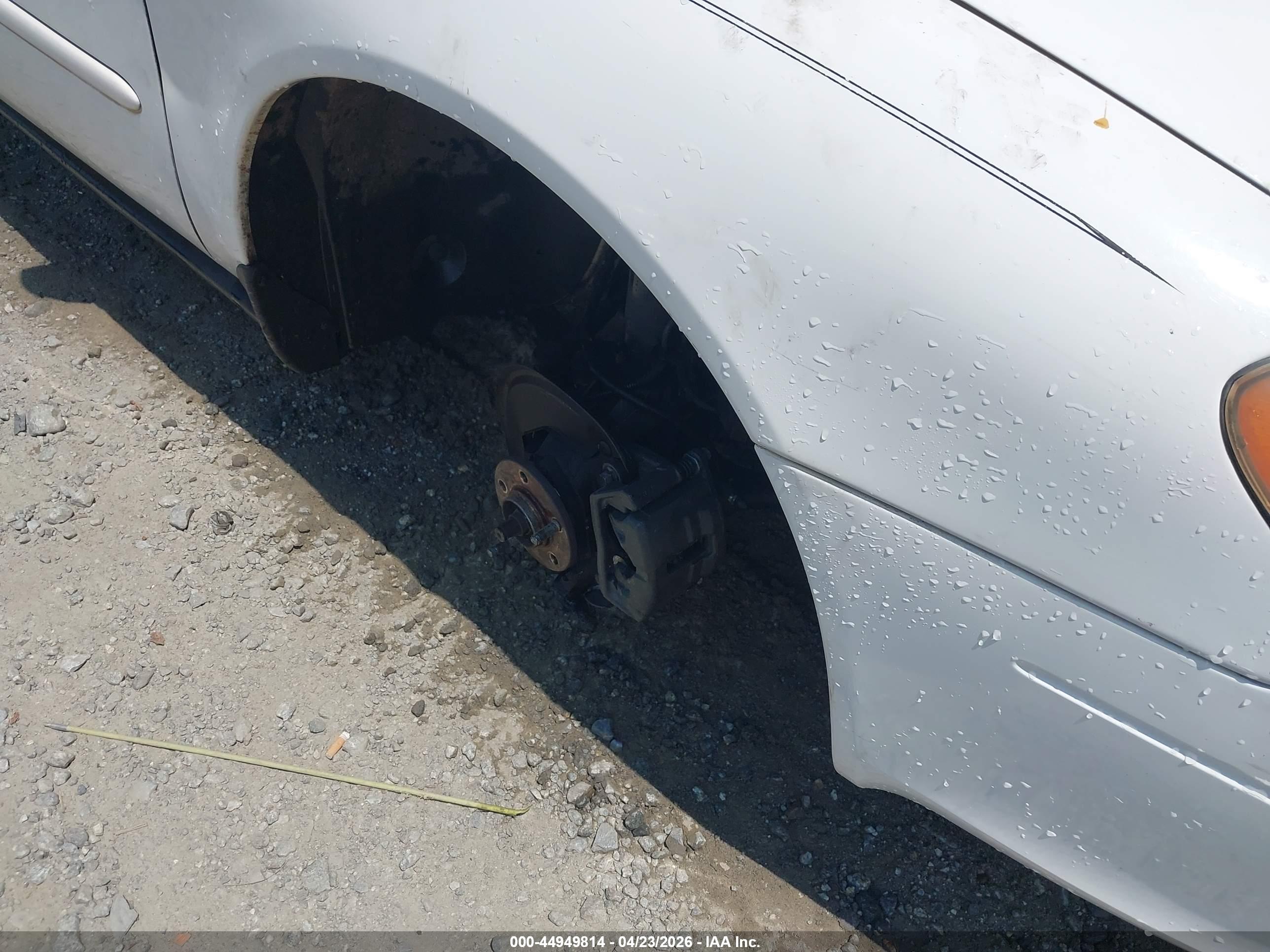 FORD TAURUS image 6