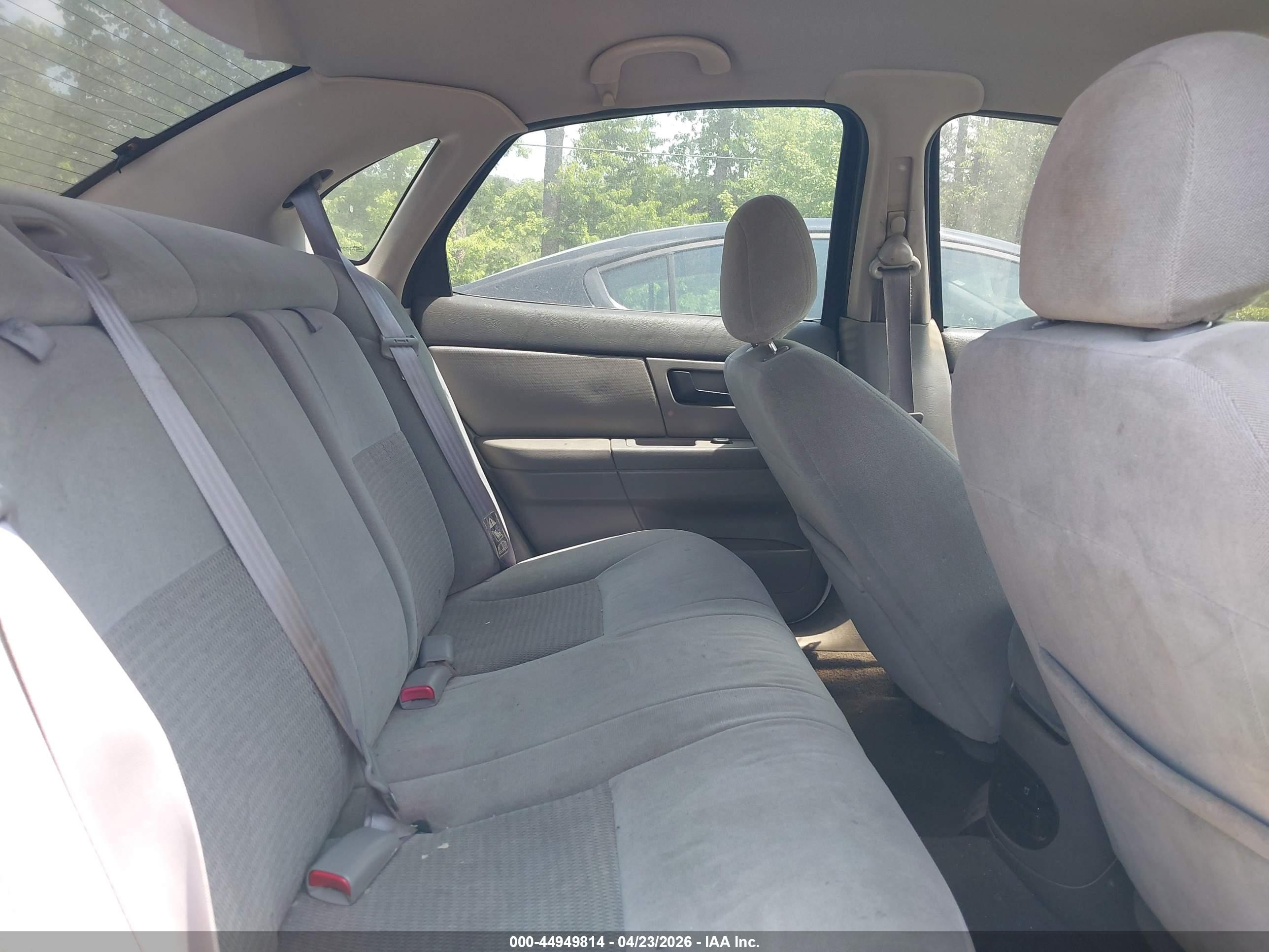 FORD TAURUS image 8
