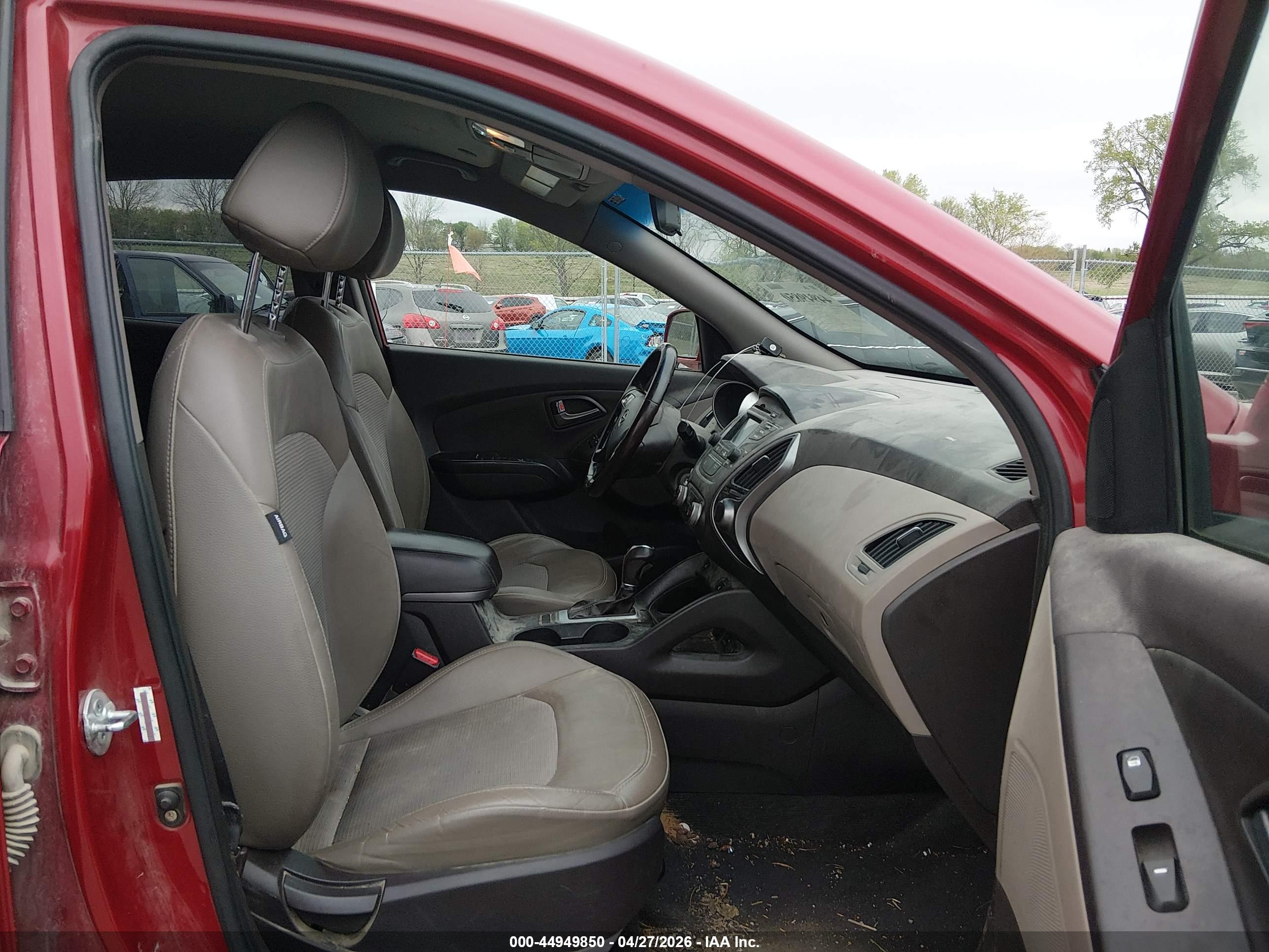 HYUNDAI TUCSON image 5
