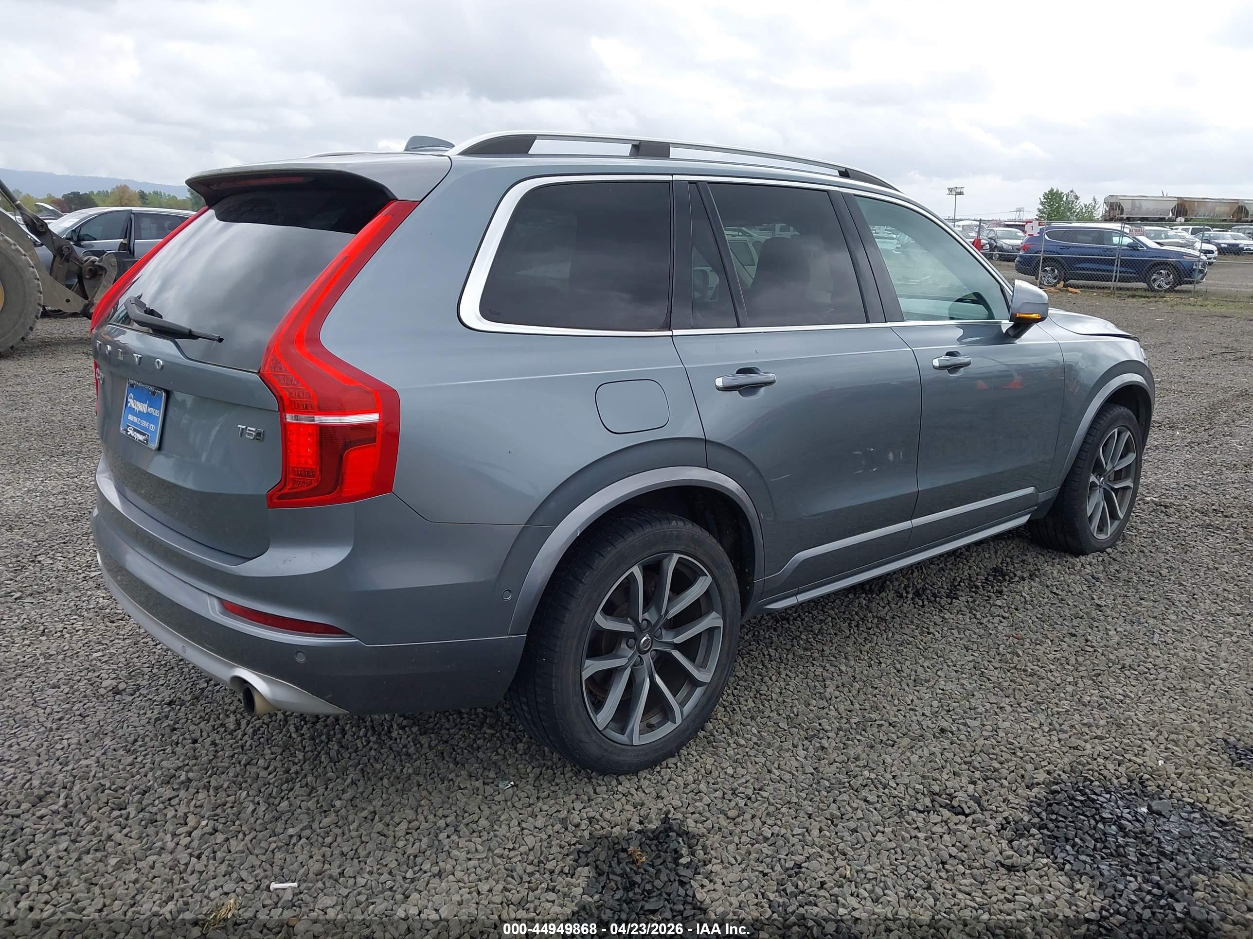VOLVO XC90 image 4