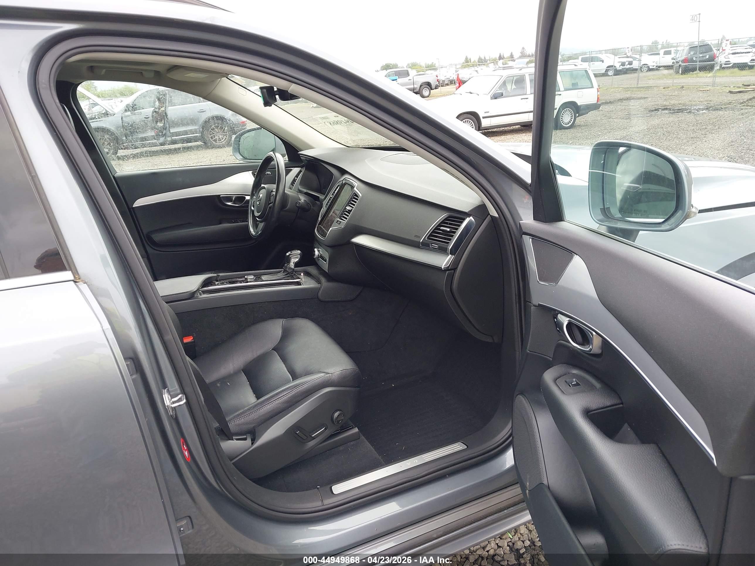 VOLVO XC90 image 5