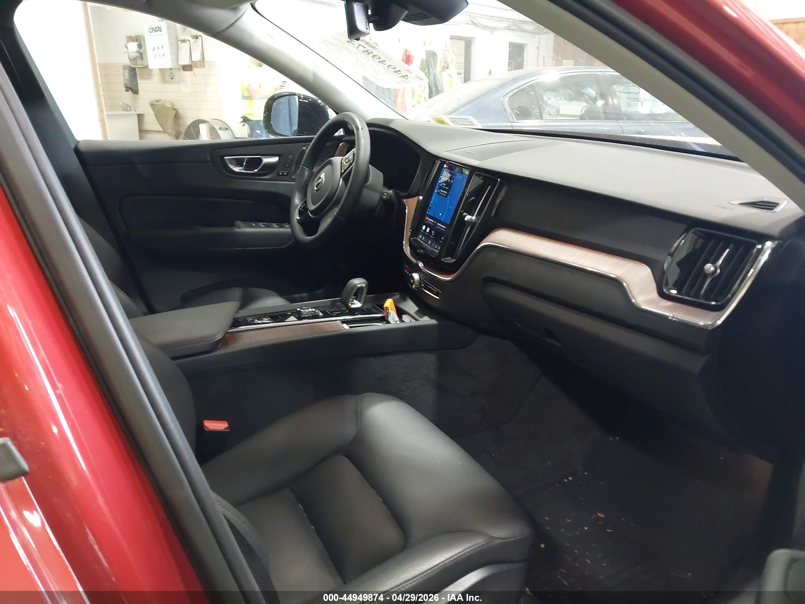 VOLVO XC60 image 5