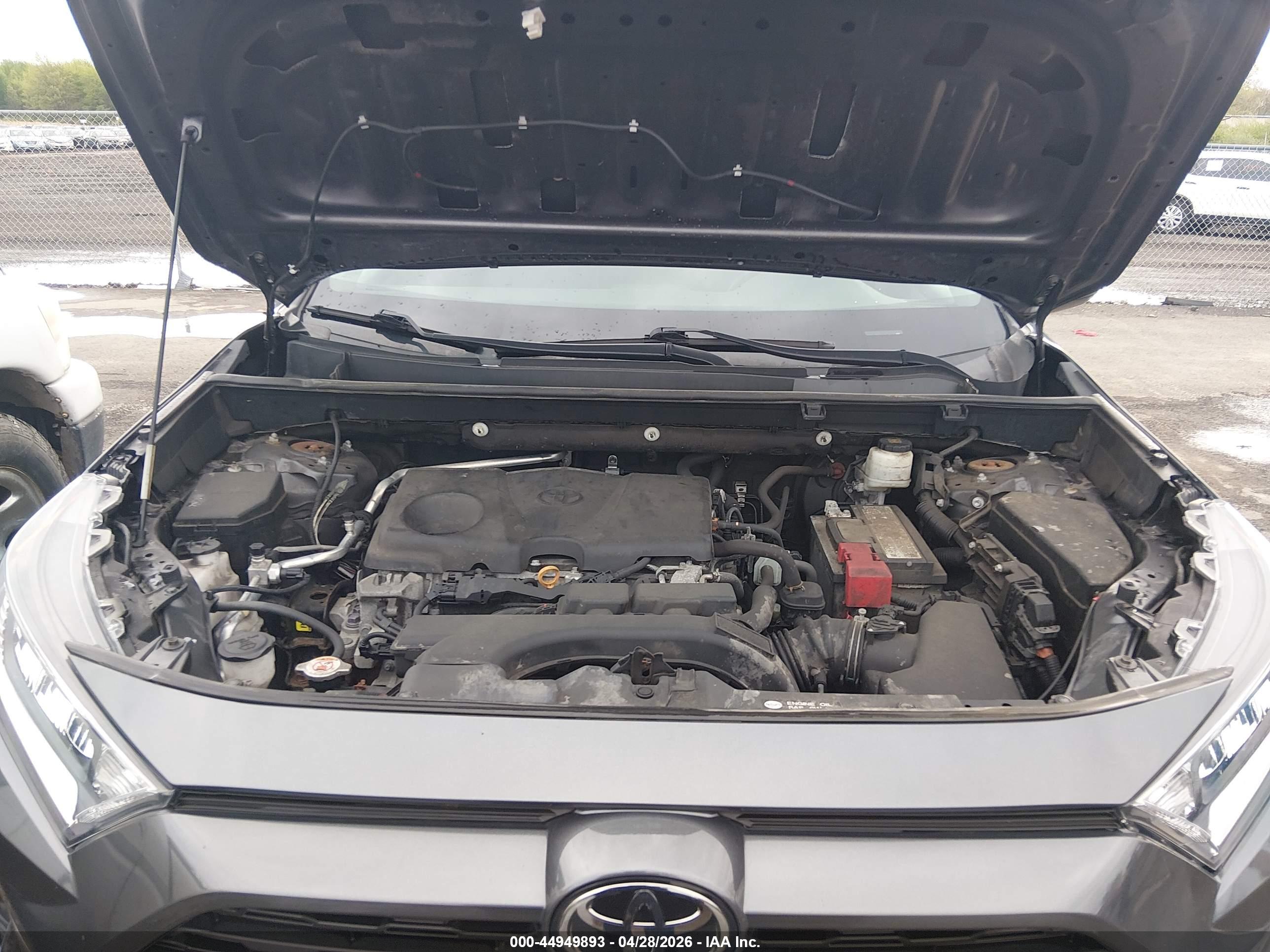 TOYOTA RAV4 image 10