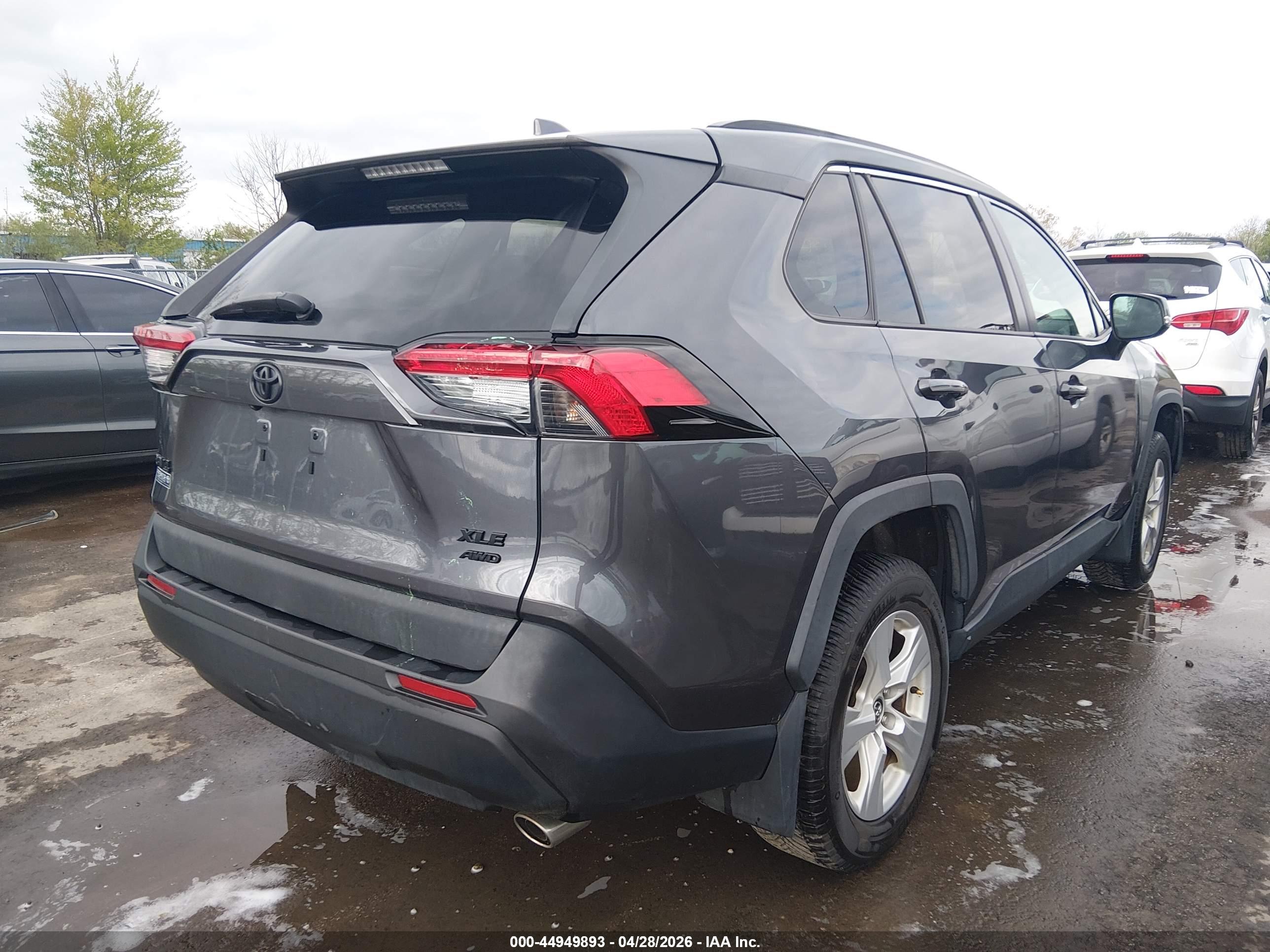 TOYOTA RAV4 image 4