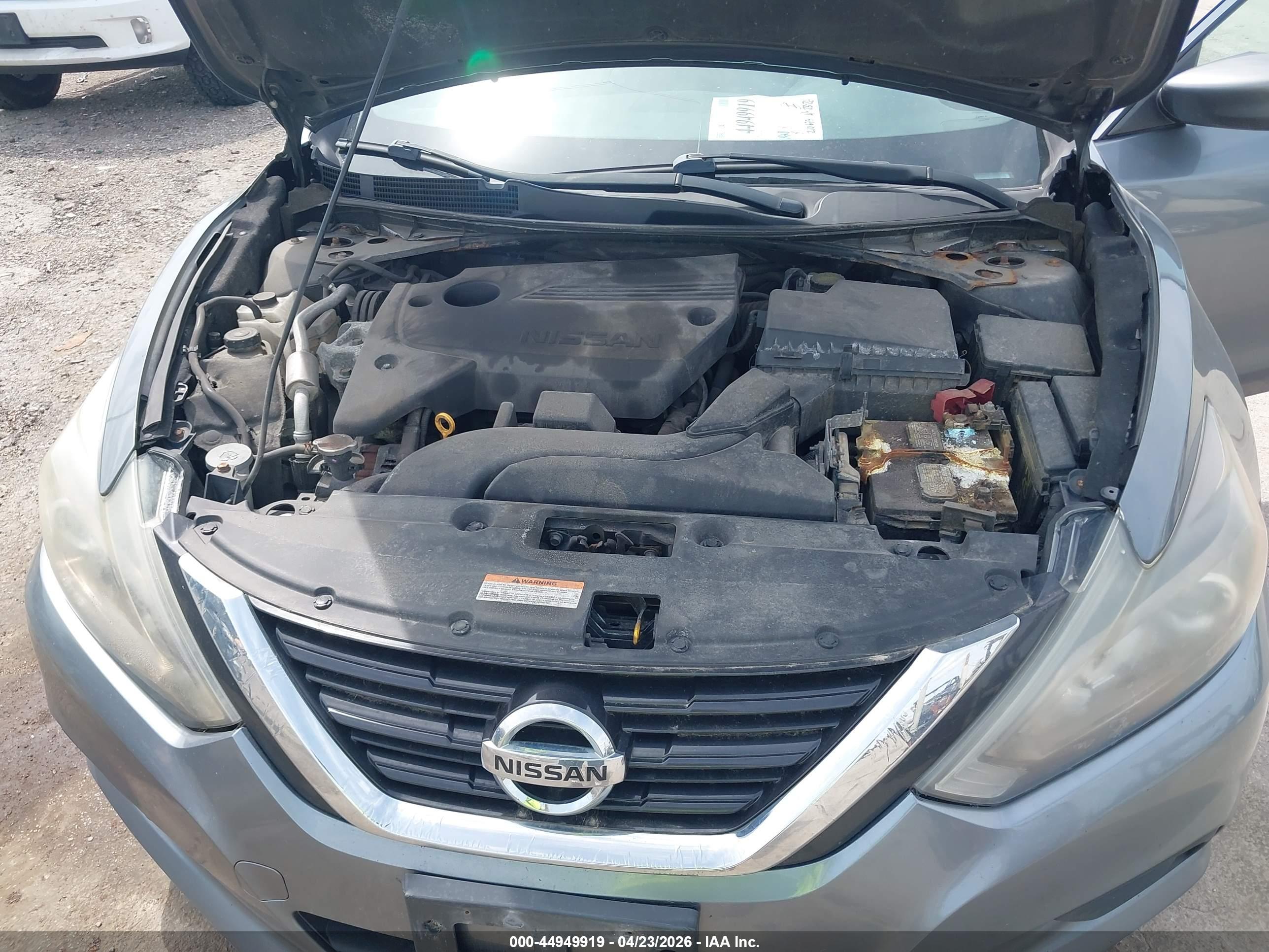 NISSAN ALTIMA image 10