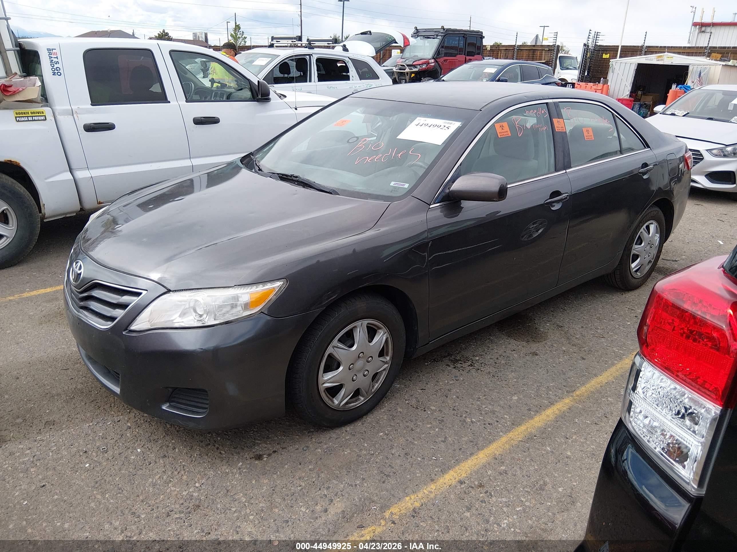 TOYOTA CAMRY image 2