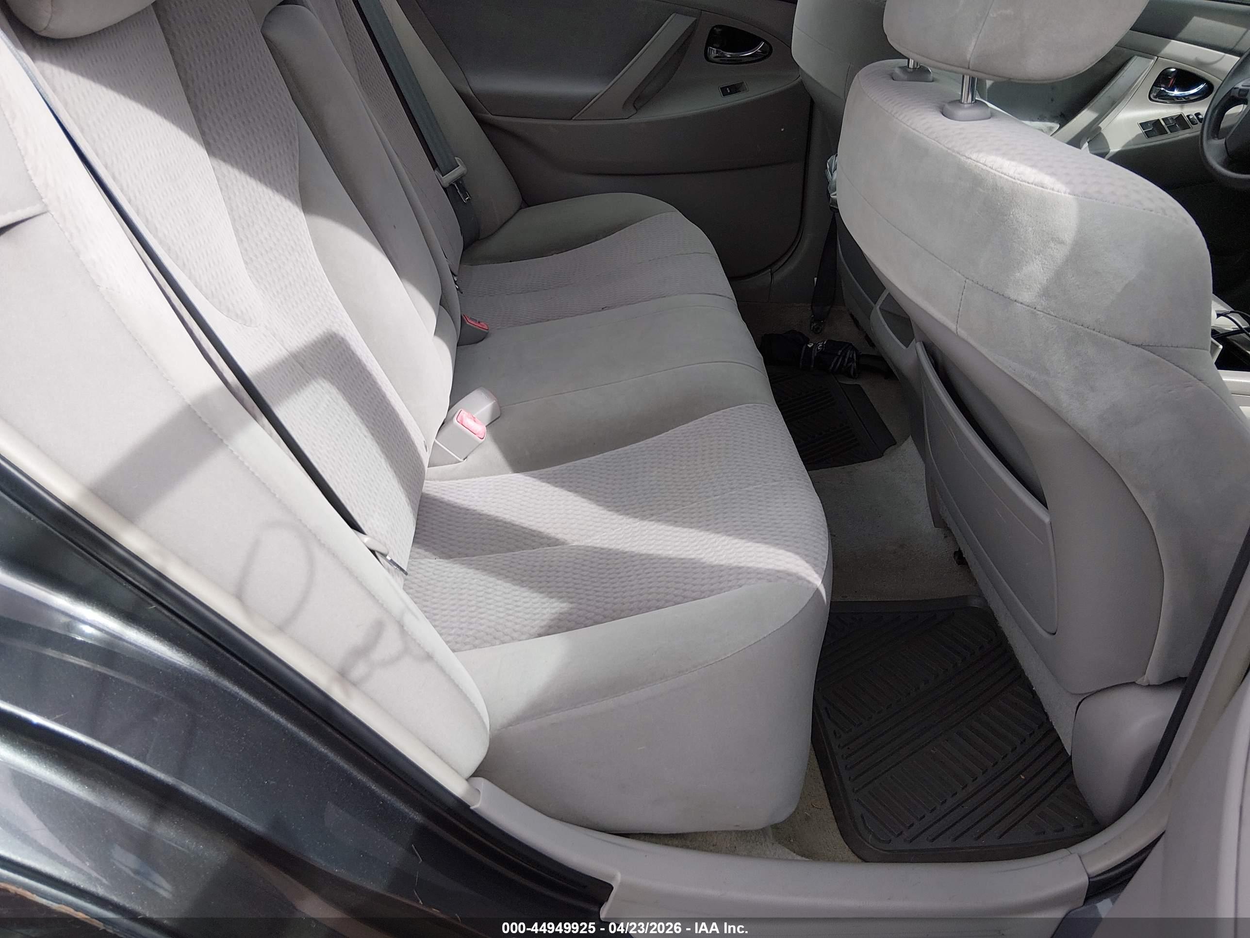 TOYOTA CAMRY image 8