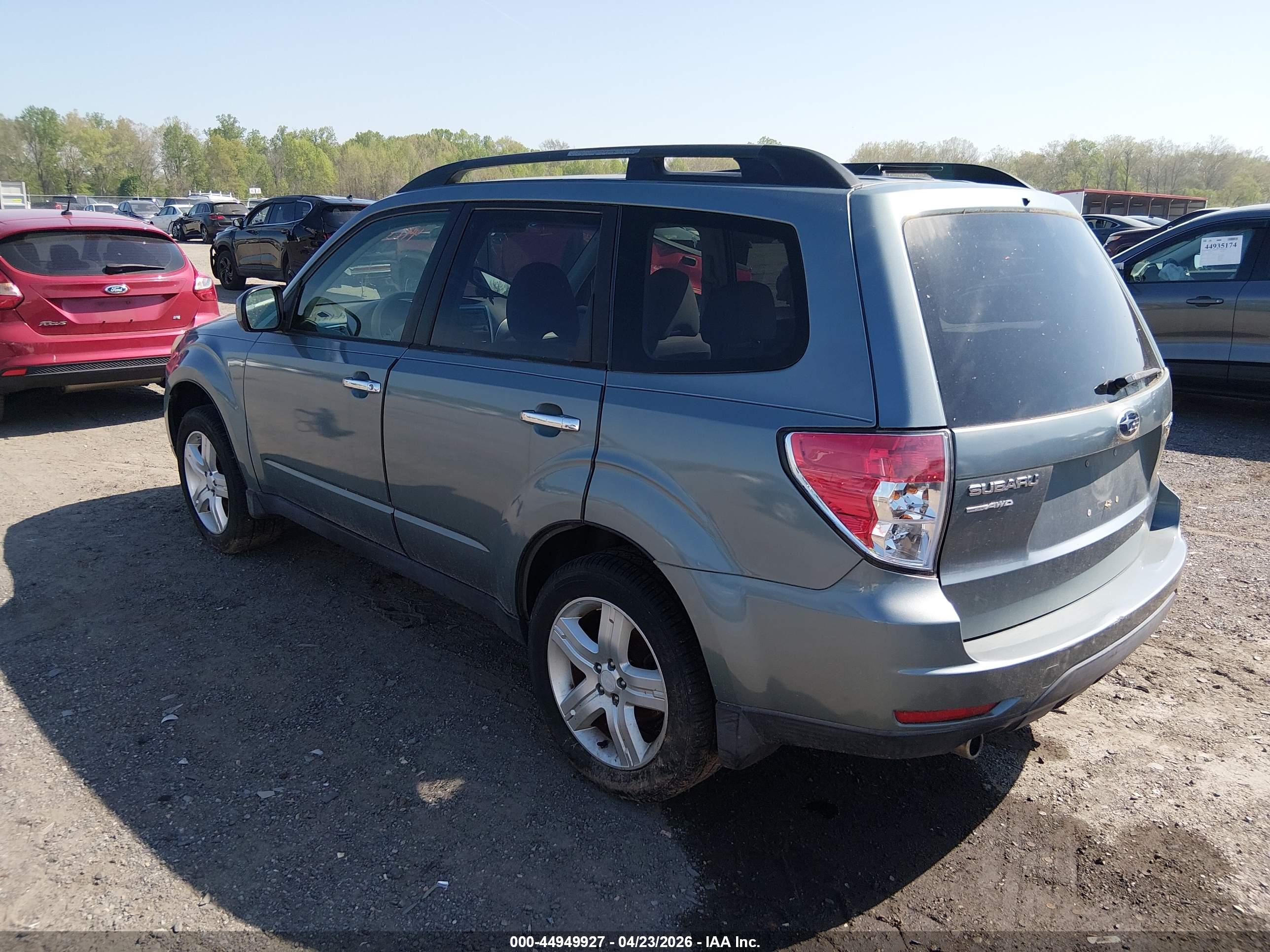 SUBARU FORESTER image 3