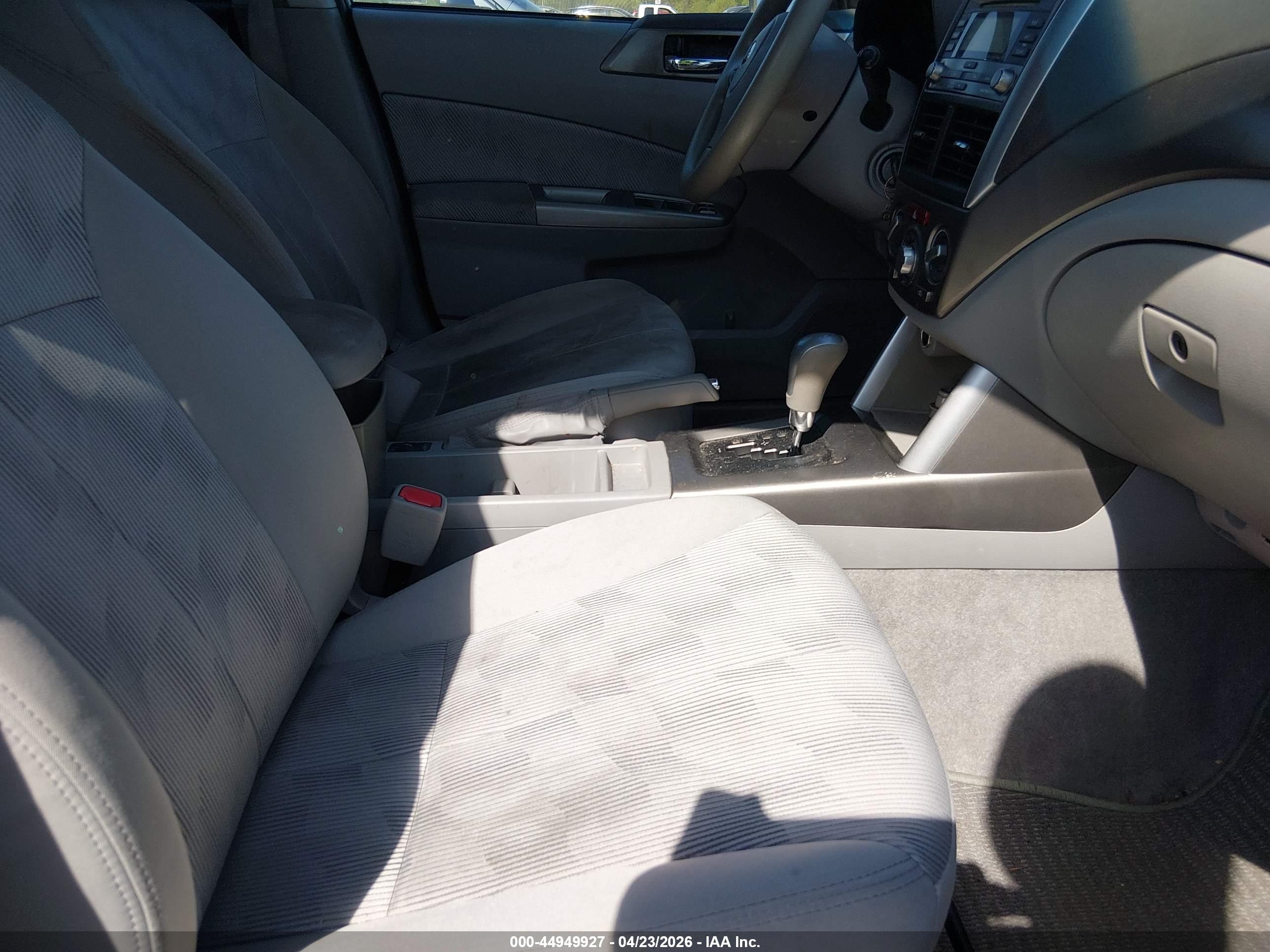 SUBARU FORESTER image 5