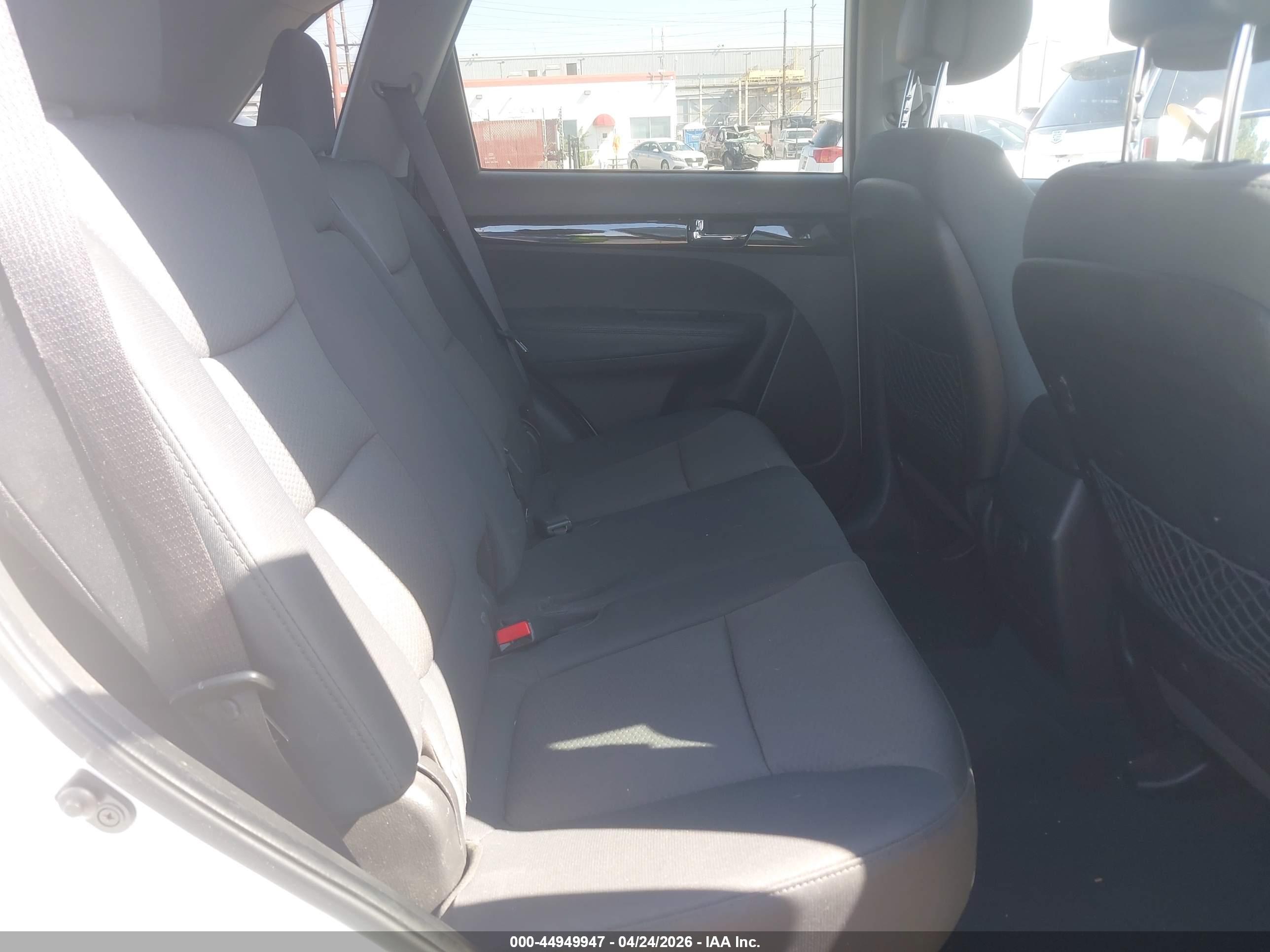 KIA SORENTO image 8