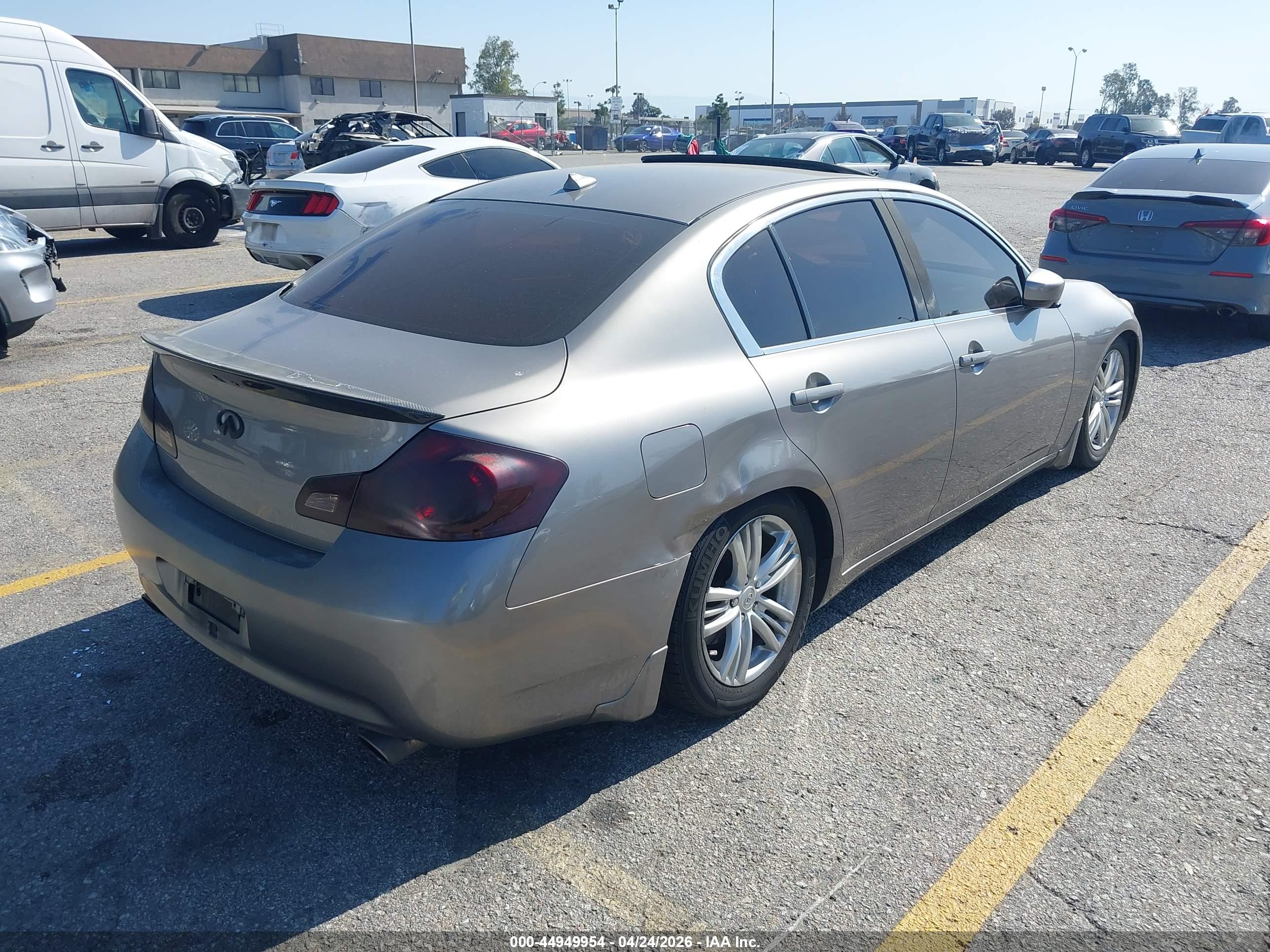 INFINITI G37 image 4