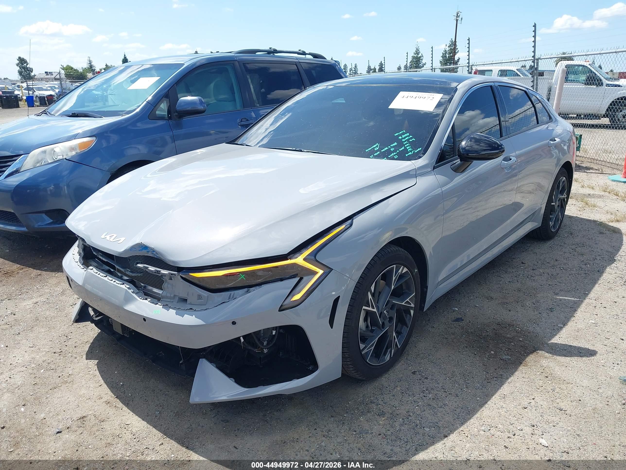KIA K5 image 2