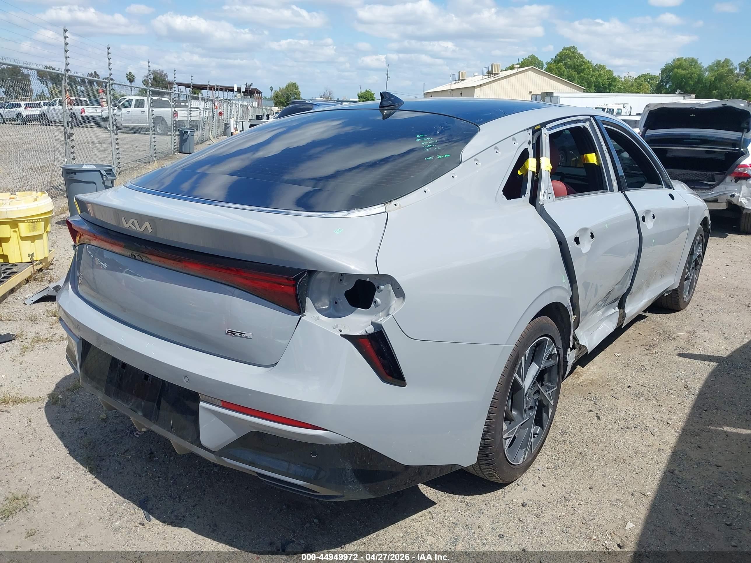 KIA K5 image 4