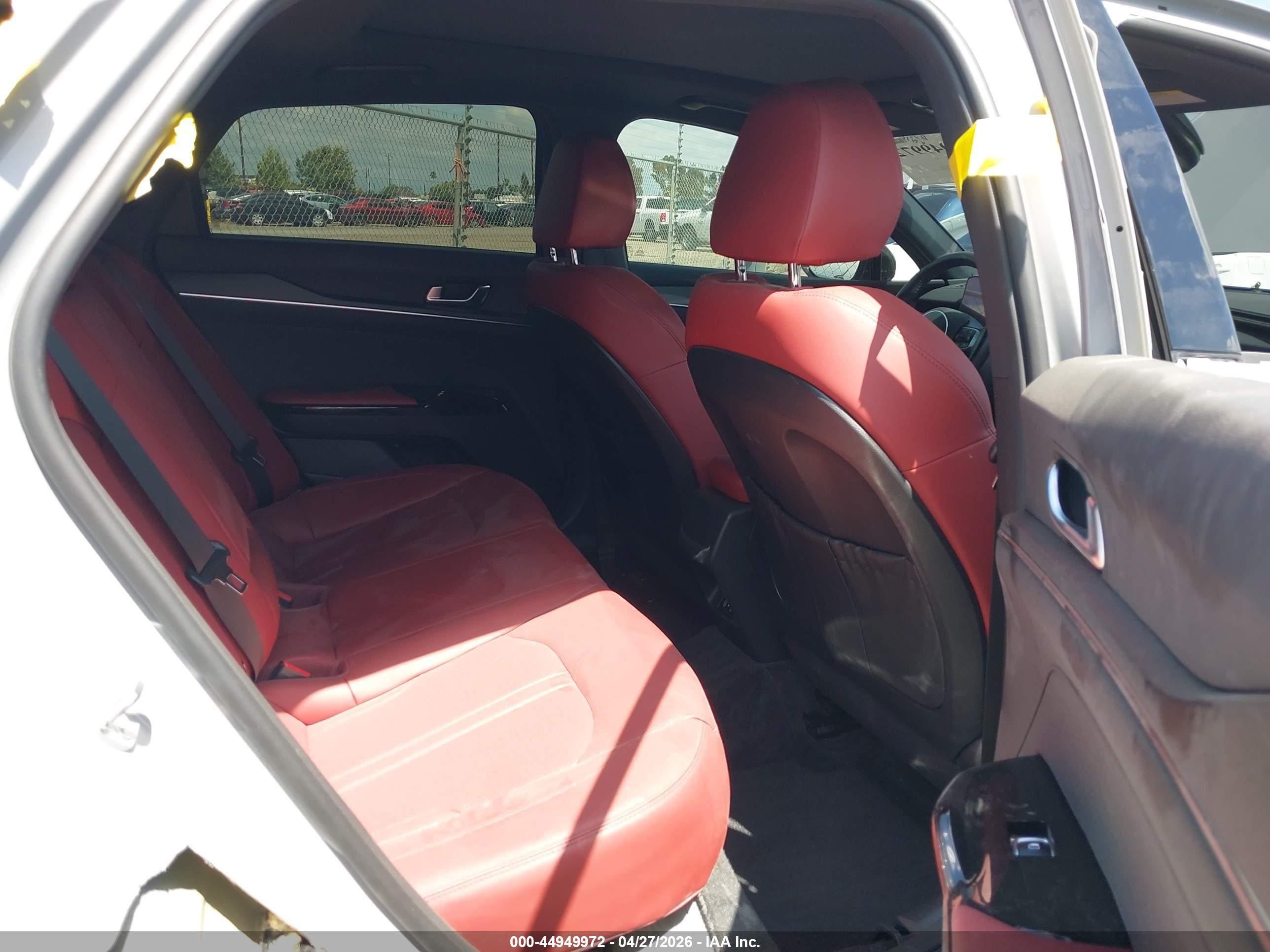 KIA K5 image 8