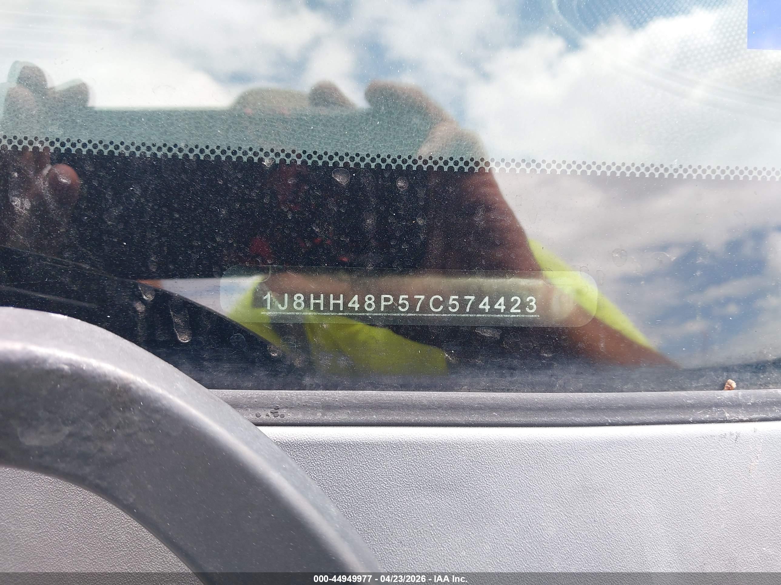 JEEP COMMANDER image 9