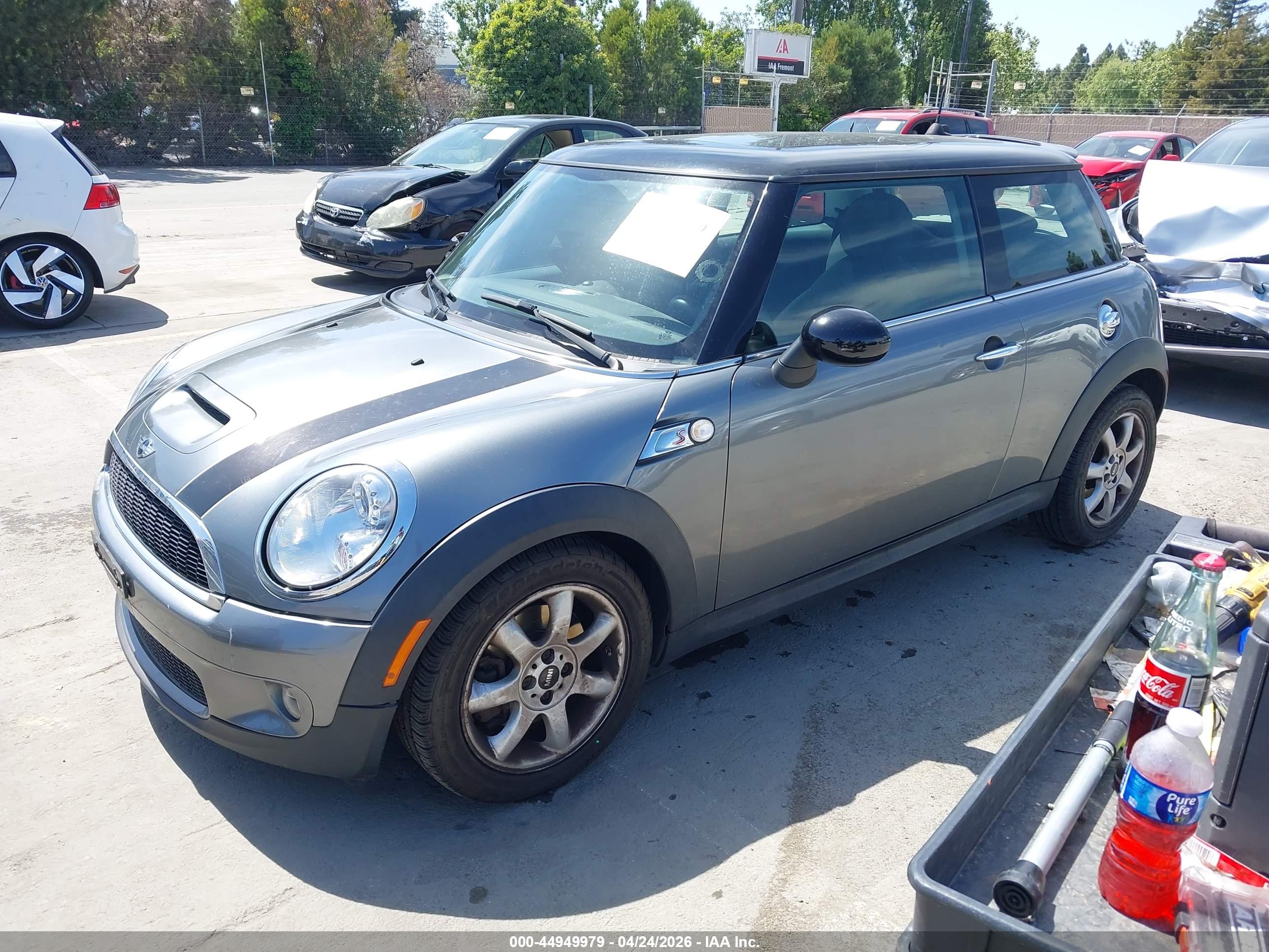 MINI COOPER image 2