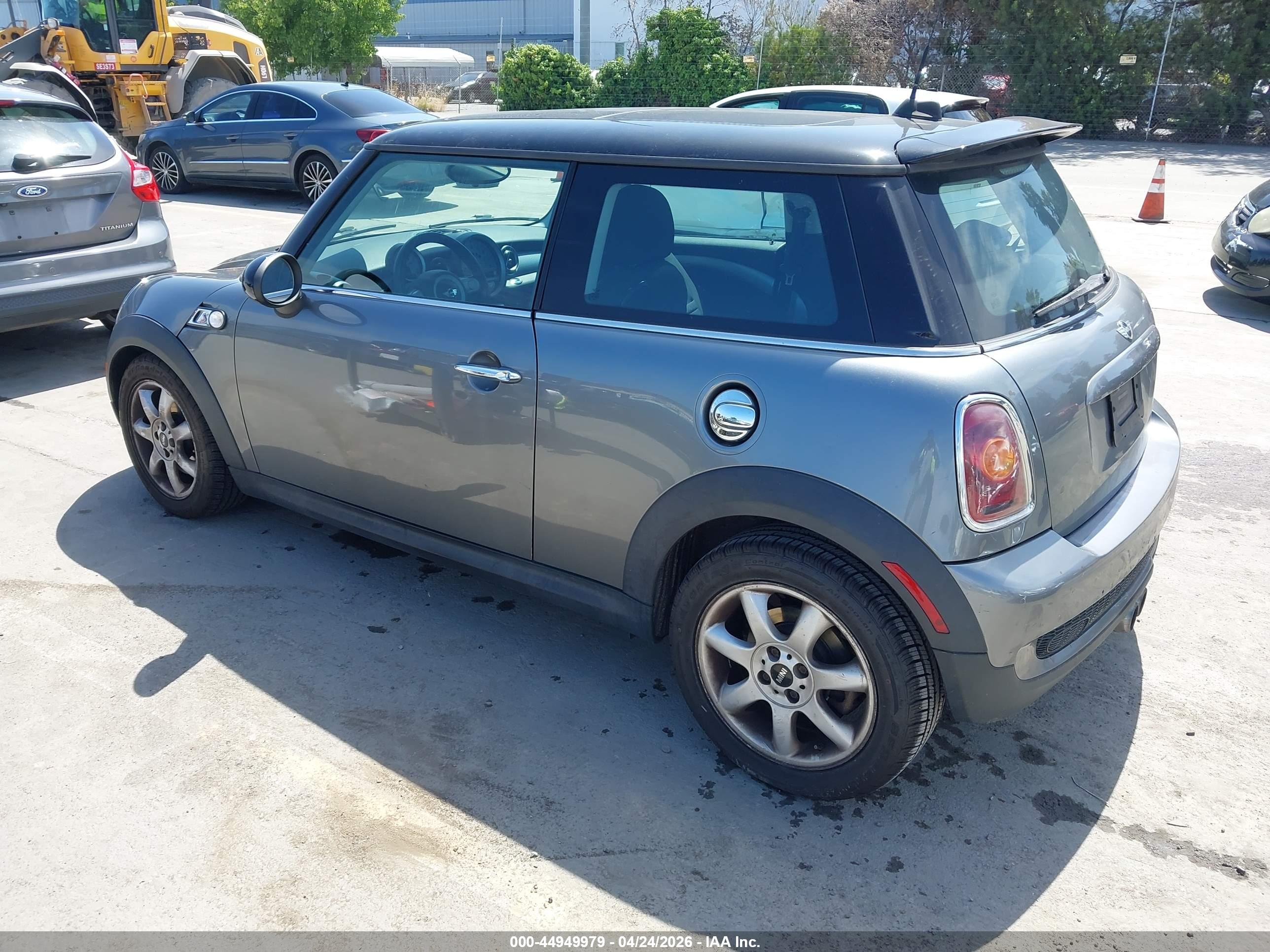 MINI COOPER image 3